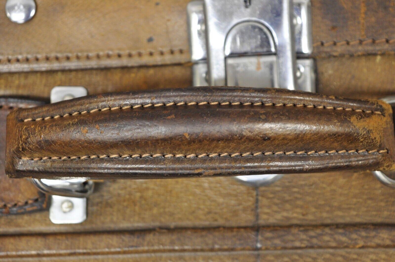 Vintage Brown Distressed Leather Luggage Koffer von Golden Leaf im Zustand „Gut“ im Angebot in Philadelphia, PA