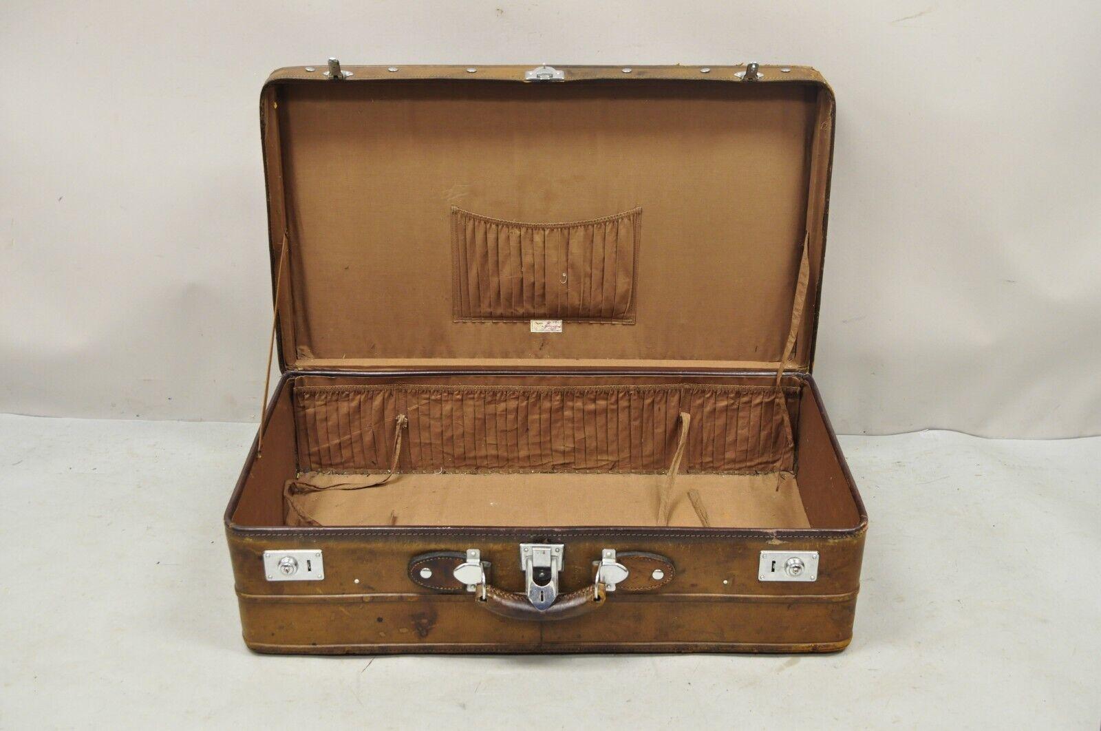 Vintage Brown Distressed Leather Luggage Koffer von Golden Leaf (20. Jahrhundert) im Angebot