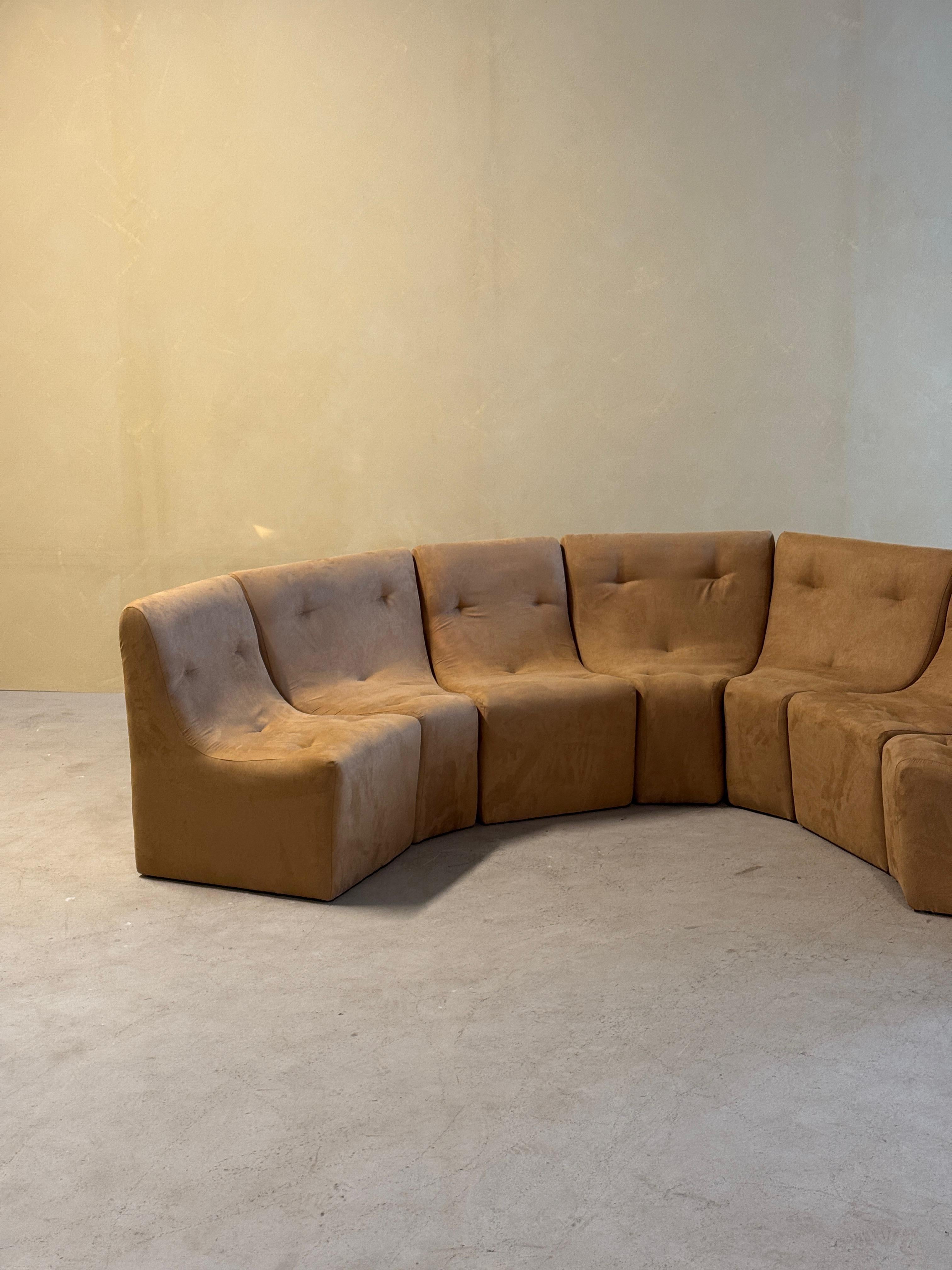Vintage Brown Element Sofa in Suede Camel, 1980s In Excellent Condition For Sale In Sint-Niklaas, VOV