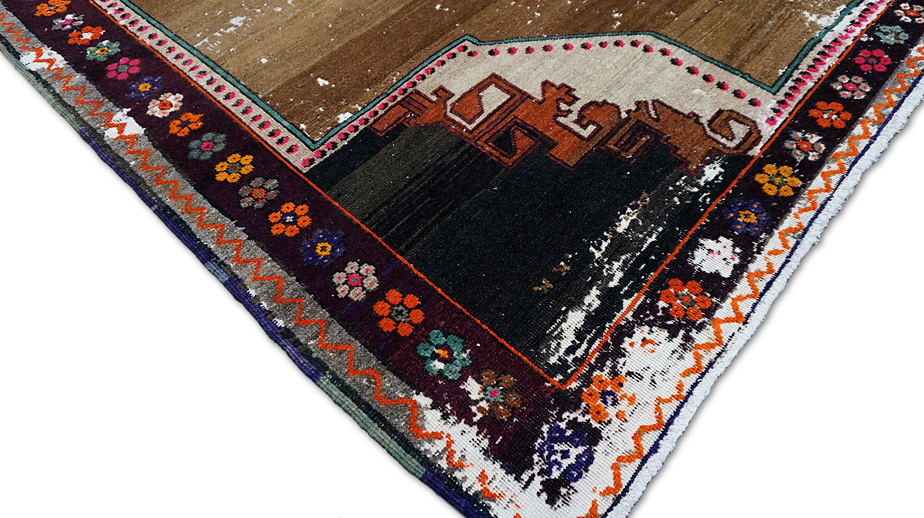 XX secolo Tappeto Yörük con motivo geometrico marrone vintage 8'10''x11'6'' in vendita