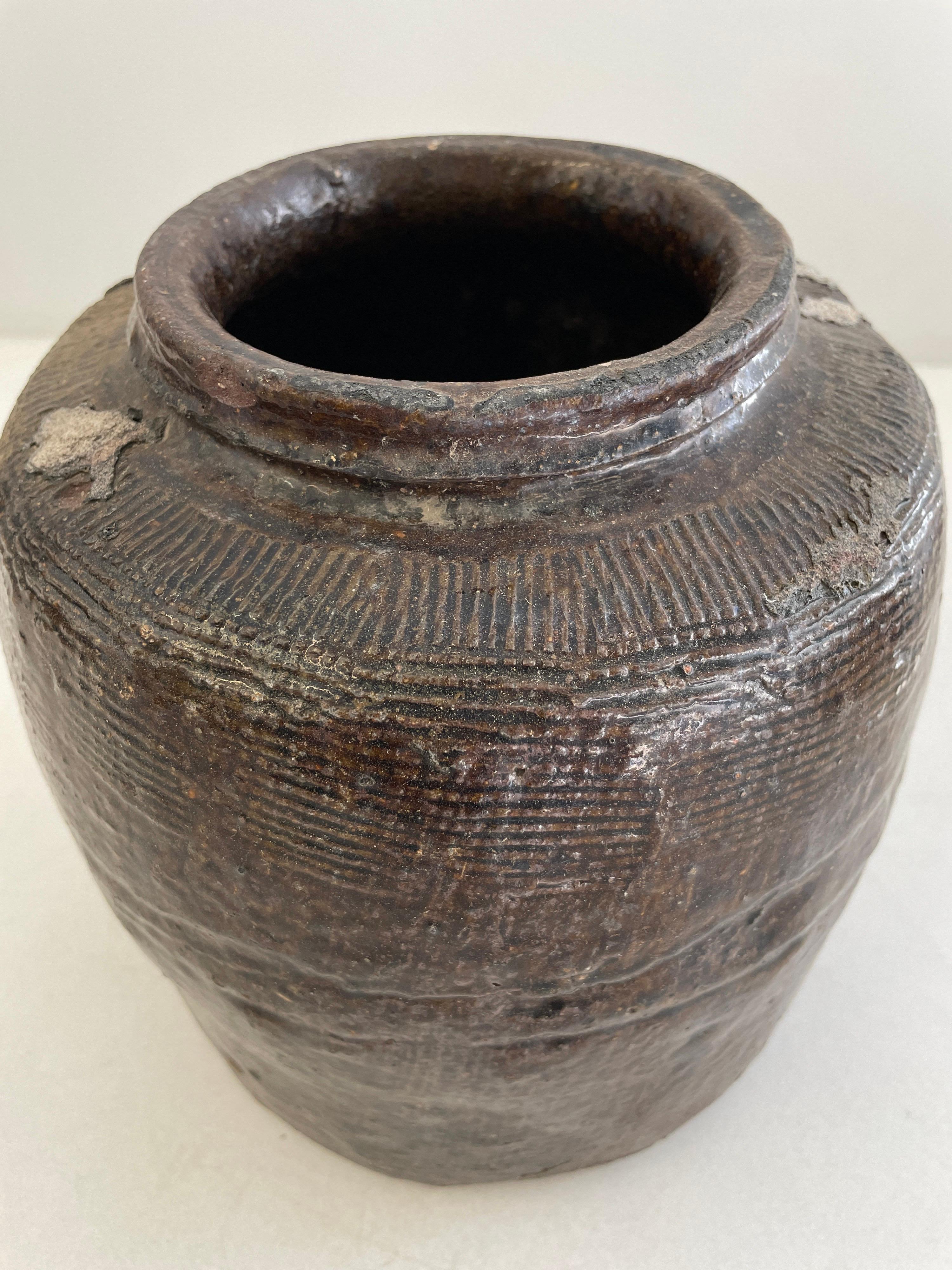 Vieille poterie en terre cuite émaillée brune Bon état - En vente à Brea, CA