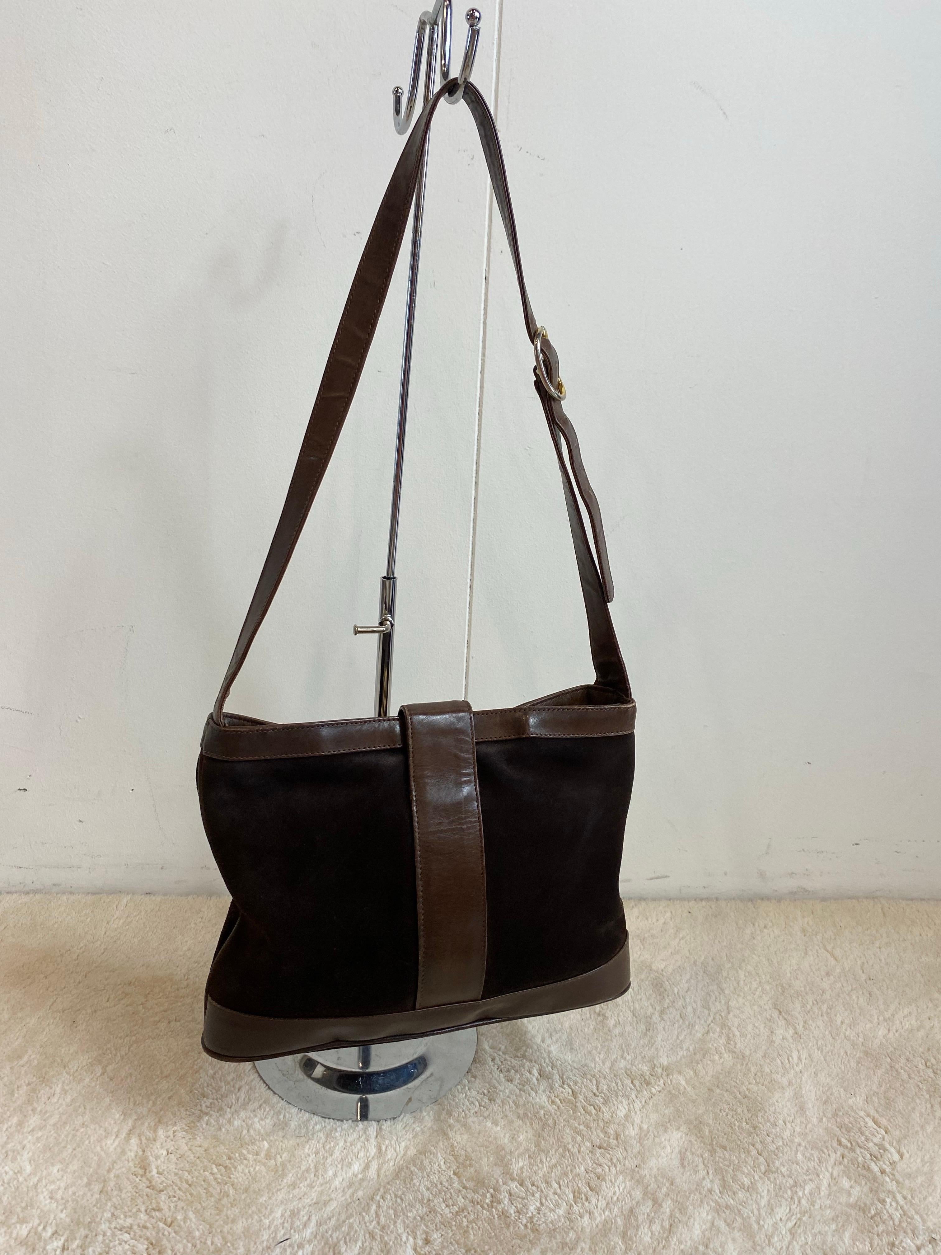 Bolso vintage marrón de Gucci. en venta 6