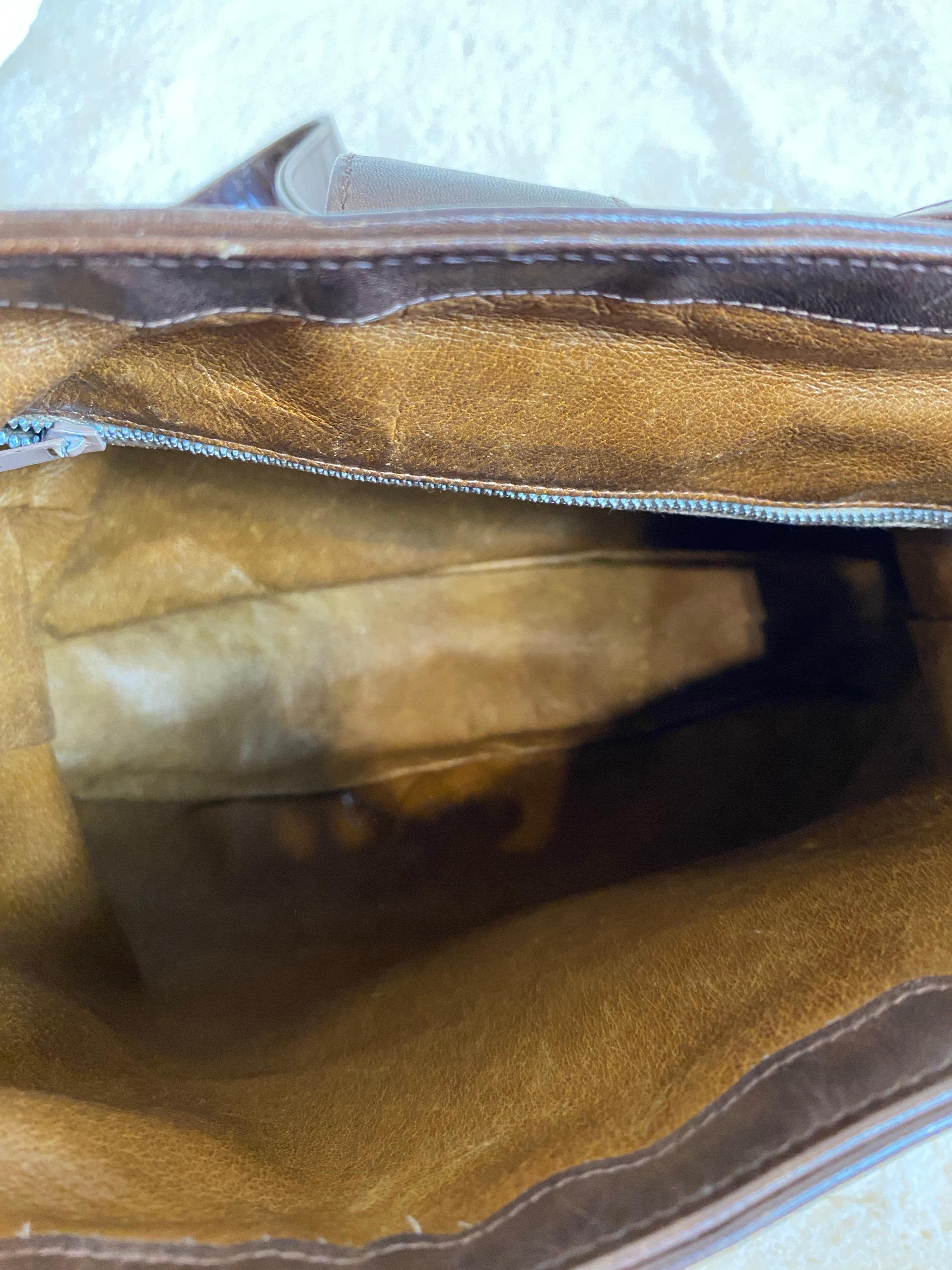 Bolso vintage marrón de Gucci. en venta 8