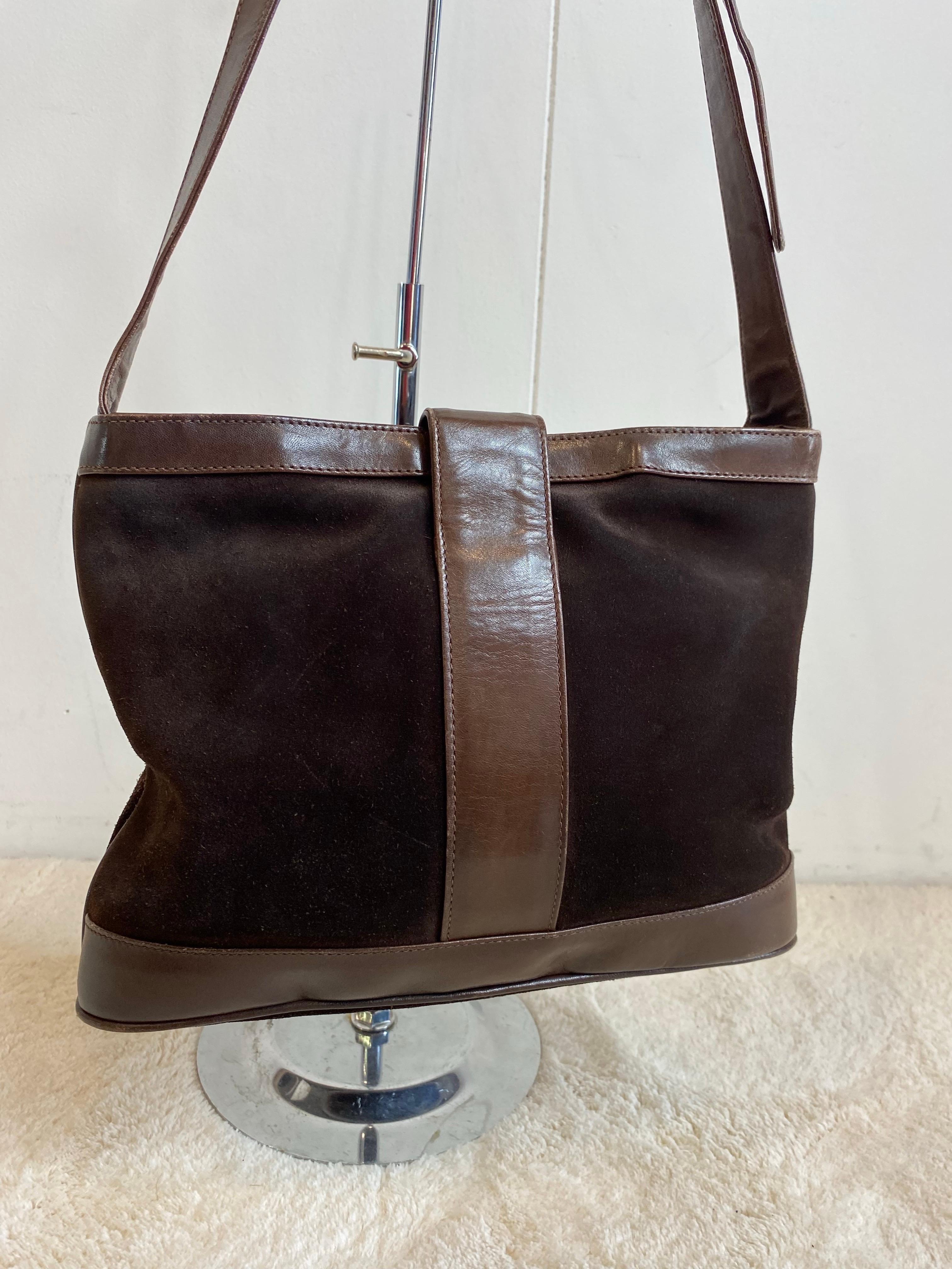 Bolso vintage marrón de Gucci. en venta 4