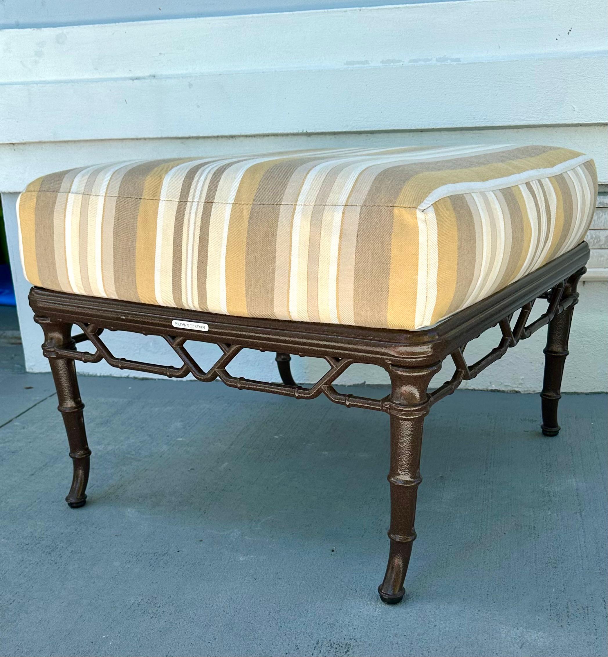 Vintage Brown Jordan Outdoor Furniture Calcutta Cushioned Ottoman. For Sale 3
