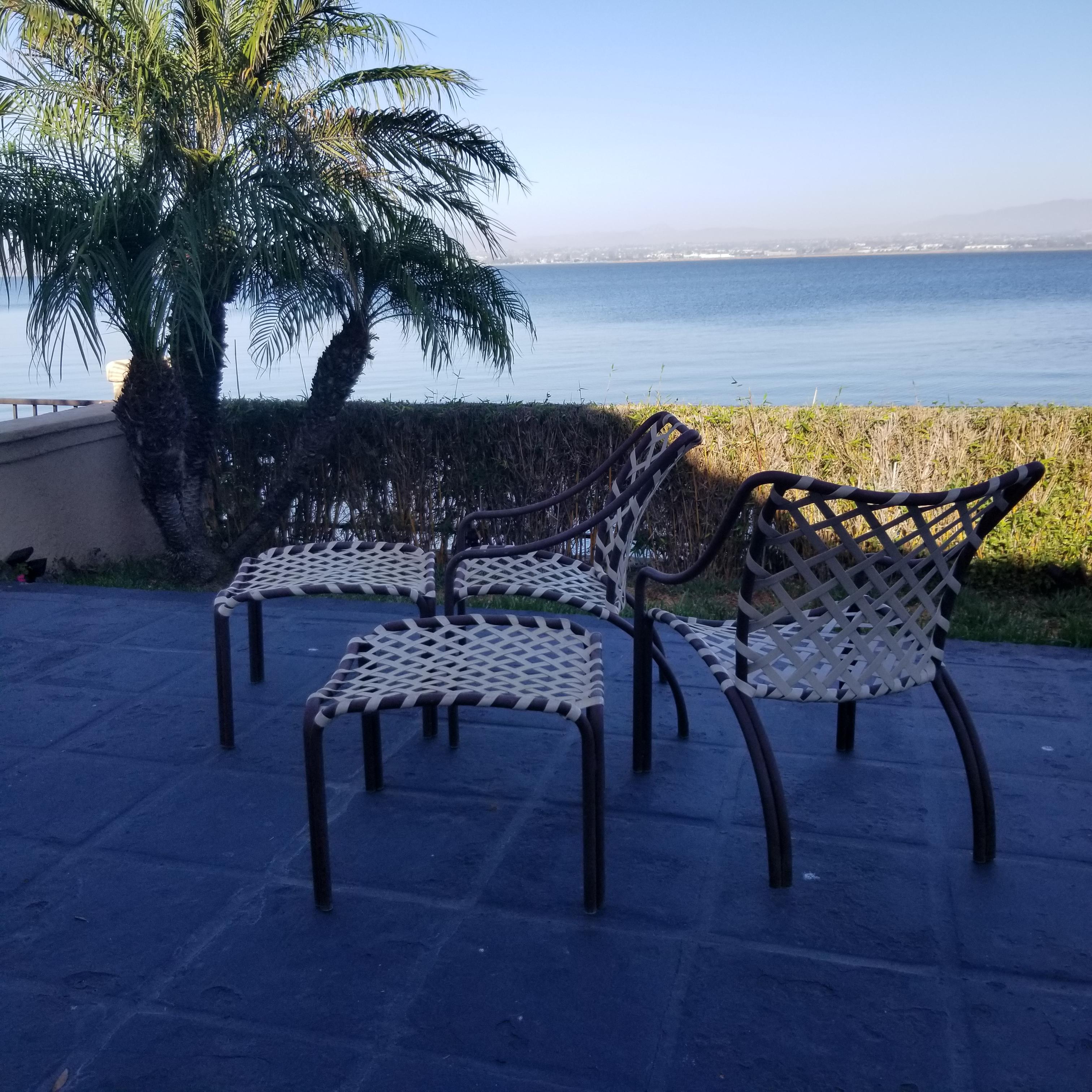 Vintage Brown Jordan Tamiami Two Patio Lounge Chairs and Ottomans, 1960s In Good Condition In Chula Vista, CA