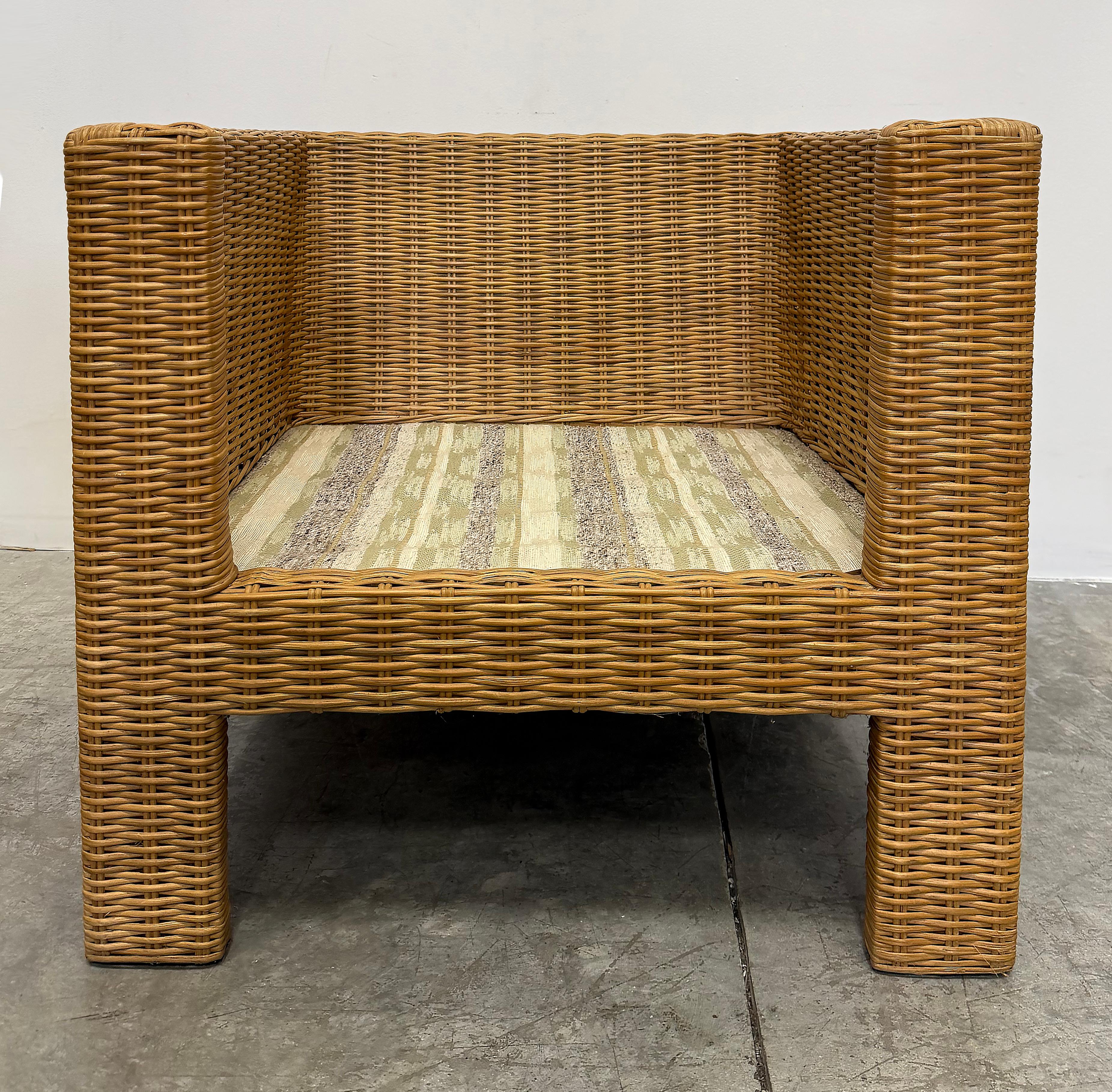 Vintage Brown Jordan Woven Cube Club Chairs Paar mit Kissen, markiert (amerikanisch) im Angebot