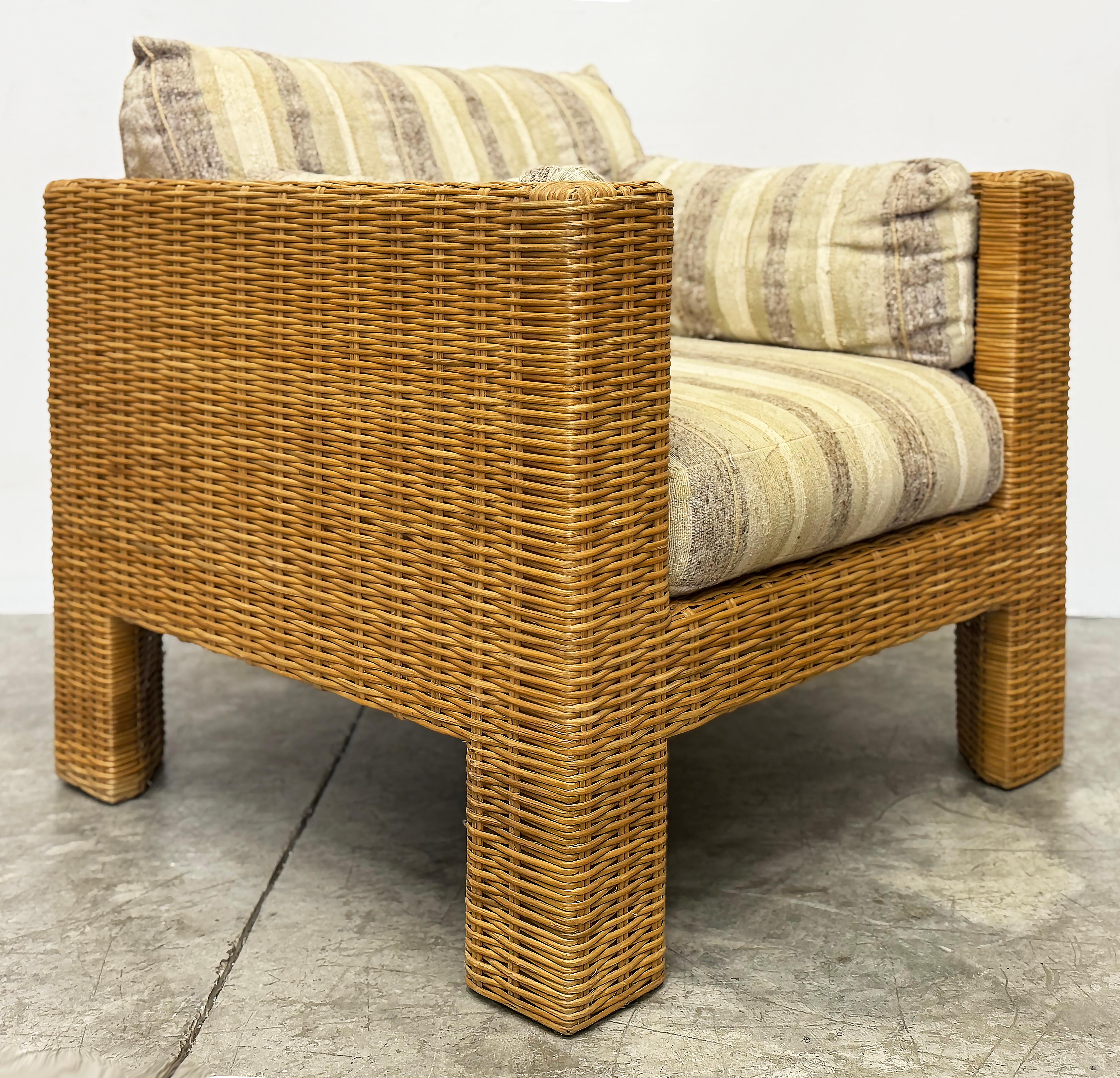 Vintage Brown Jordan Woven Cube Club Chairs Paar mit Kissen, markiert im Zustand „Gut“ im Angebot in Miami, FL