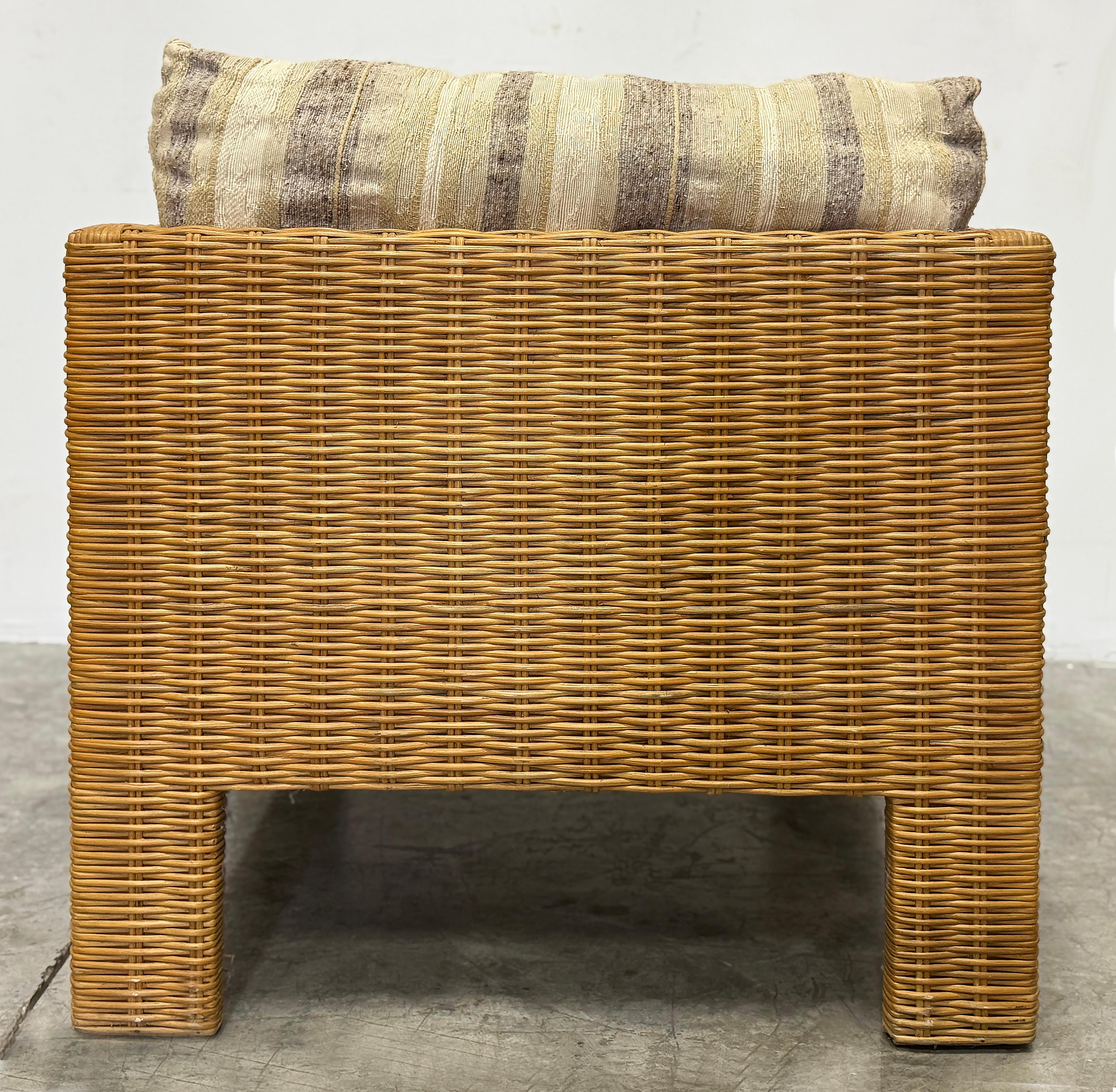 Vintage Brown Jordan Woven Cube Club Chairs Paar mit Kissen, markiert im Angebot 2