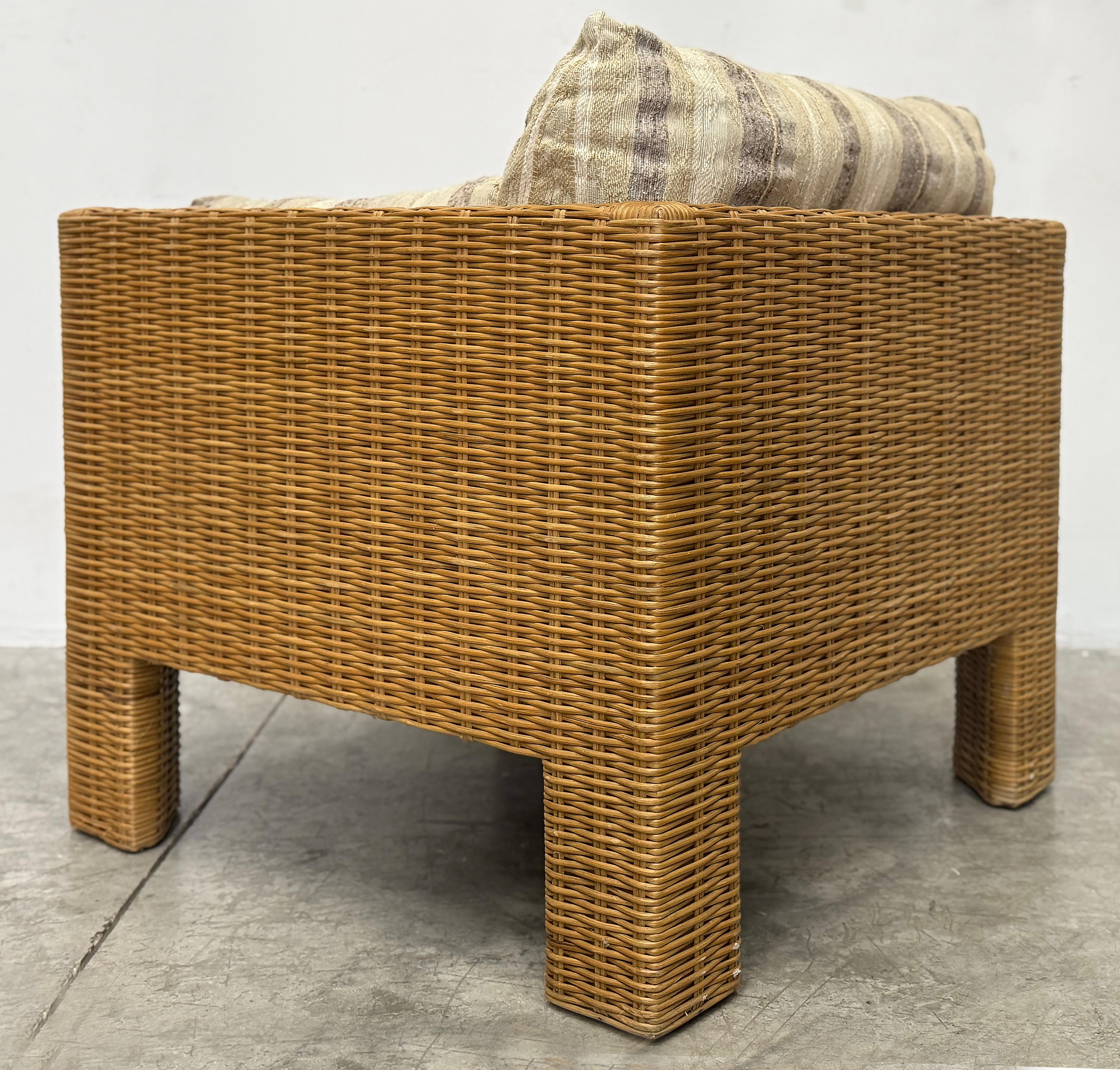 Vintage Brown Jordan Woven Cube Club Chairs Paar mit Kissen, markiert im Angebot 3