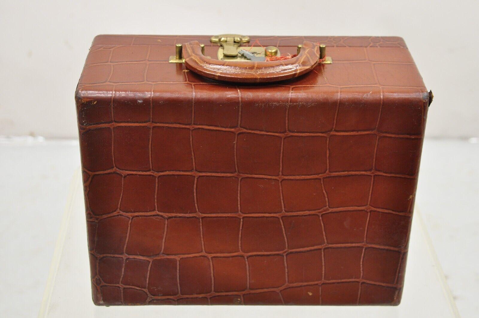 Vintage Brown Leather Art Deco Faux Crocodile Small Toiletry Travel Vanity Case For Sale 6