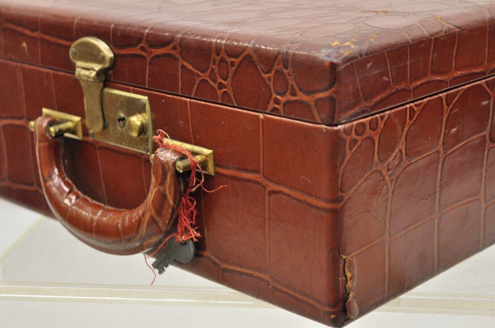 Cuir Vintage Brown Leather Art Deco Faux Crocodile Small Toiletry Travel Vanity Case en vente