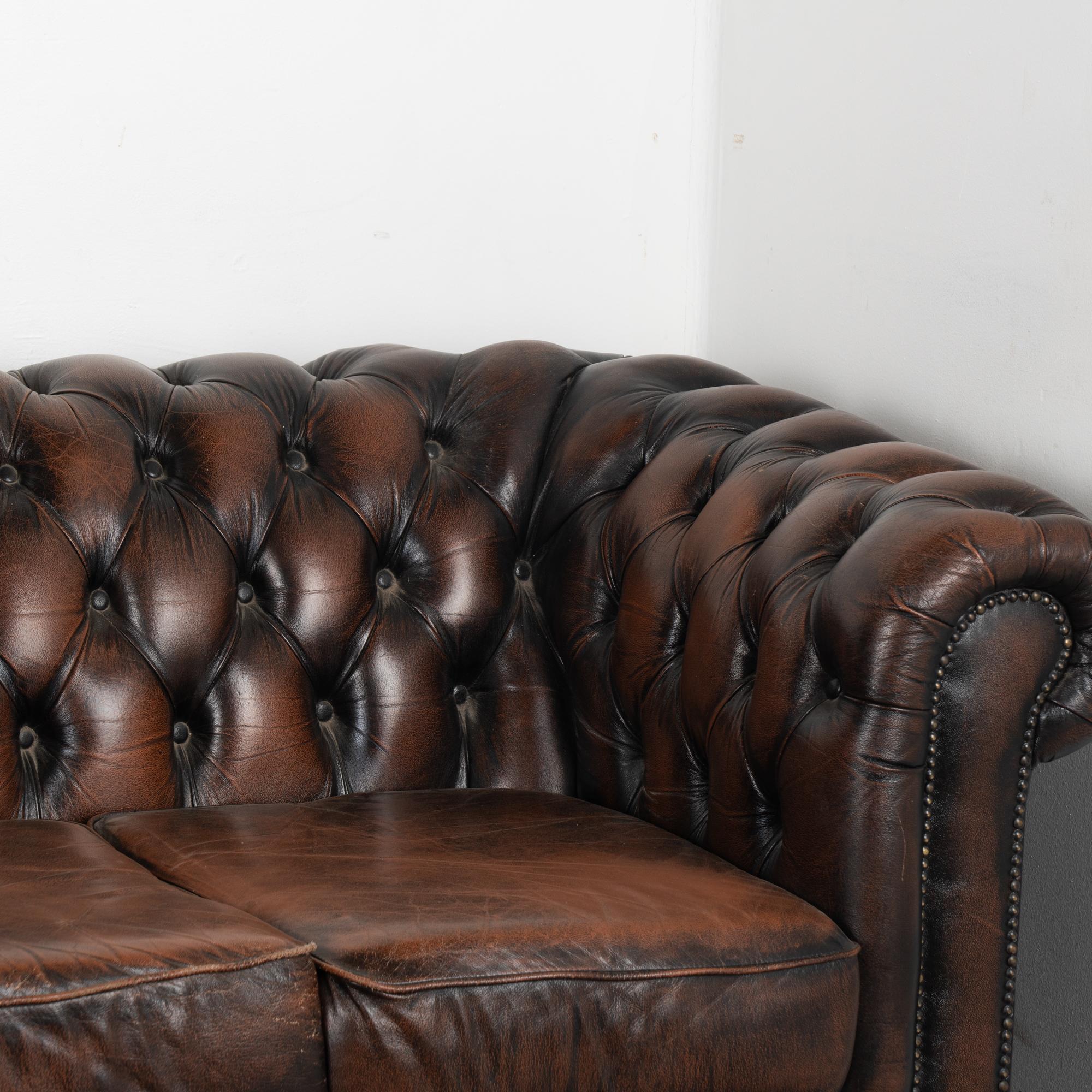 Vintage Brown Leather Chesterfield 3 Seat and 2 Seat Sofa Set, circa 1970-80 3