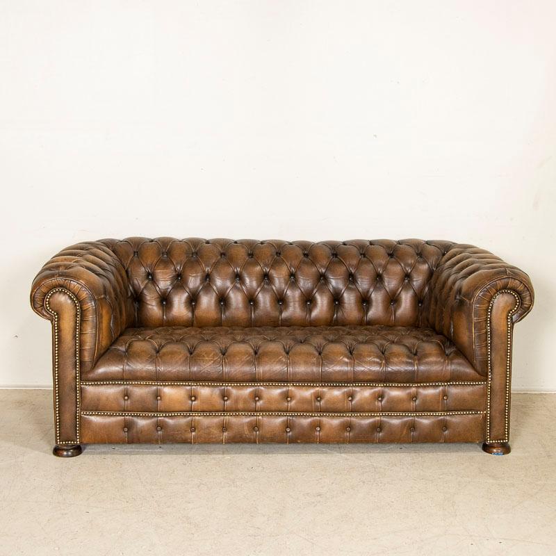 Vintage Brown Leather Chesterfield Sofa and Pair of Chesterfield Club Chairs, En In Good Condition In Round Top, TX