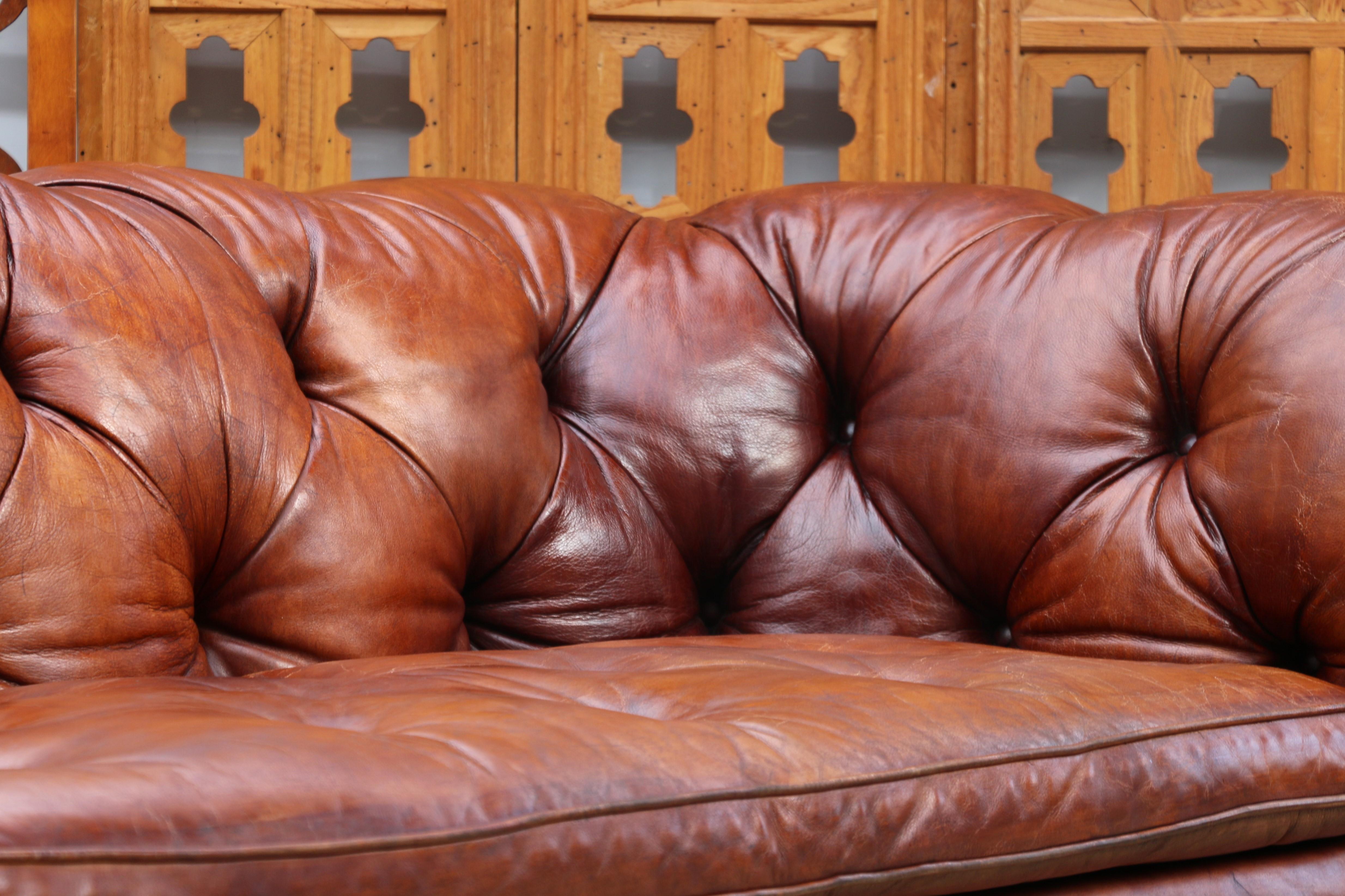 Vintage Brown Leder Chesterfield Sofa von Baker Möbel, CIRCA 1950's im Angebot 5