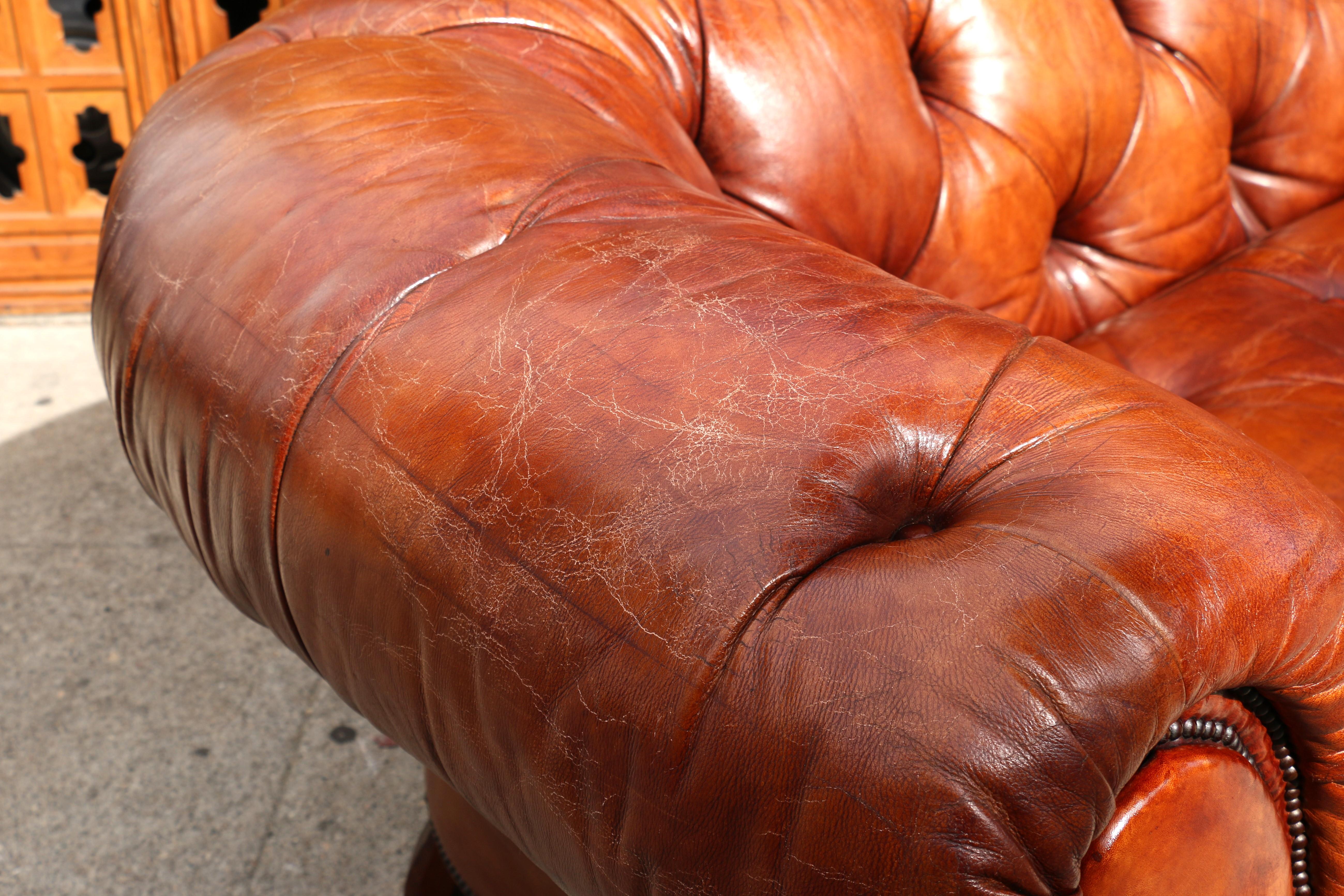 Vintage Brown Leder Chesterfield Sofa von Baker Möbel, CIRCA 1950's im Angebot 11