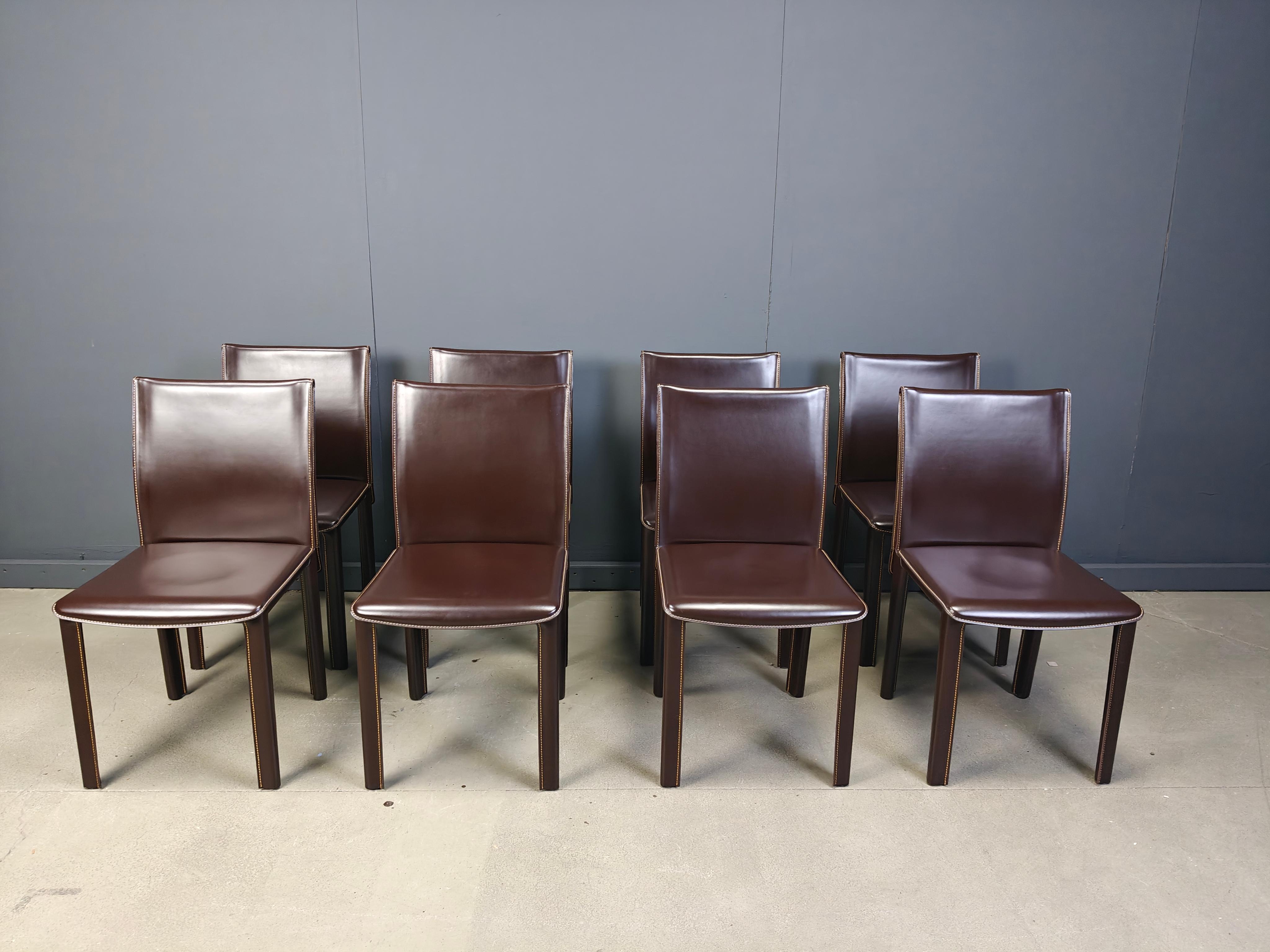 Sedie da pranzo in pelle marrone vintage di Arper italia, anni '80 - set di 8 in vendita 5