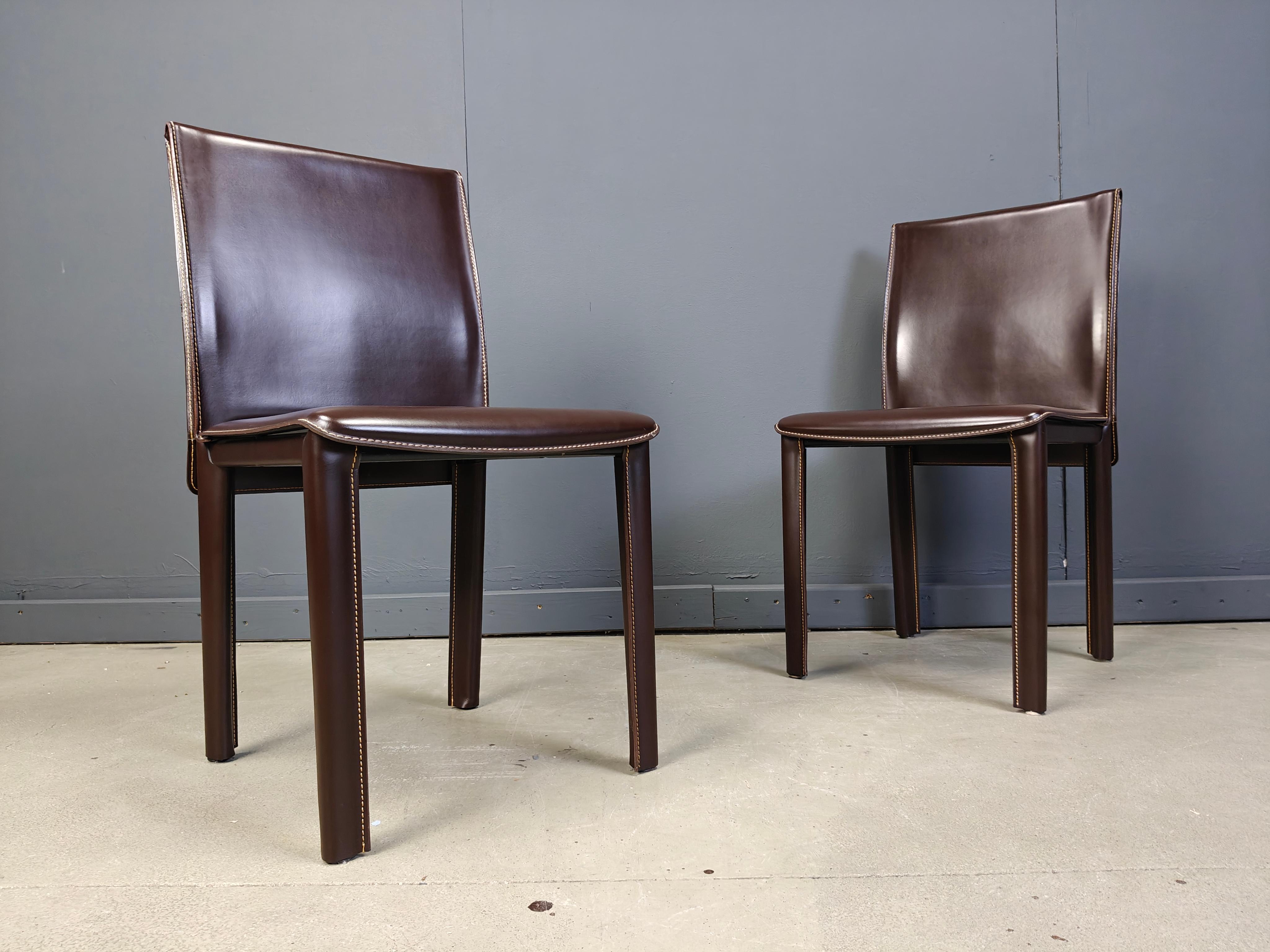 Fine XX secolo Sedie da pranzo in pelle marrone vintage di Arper italia, anni '80 - set di 8 in vendita