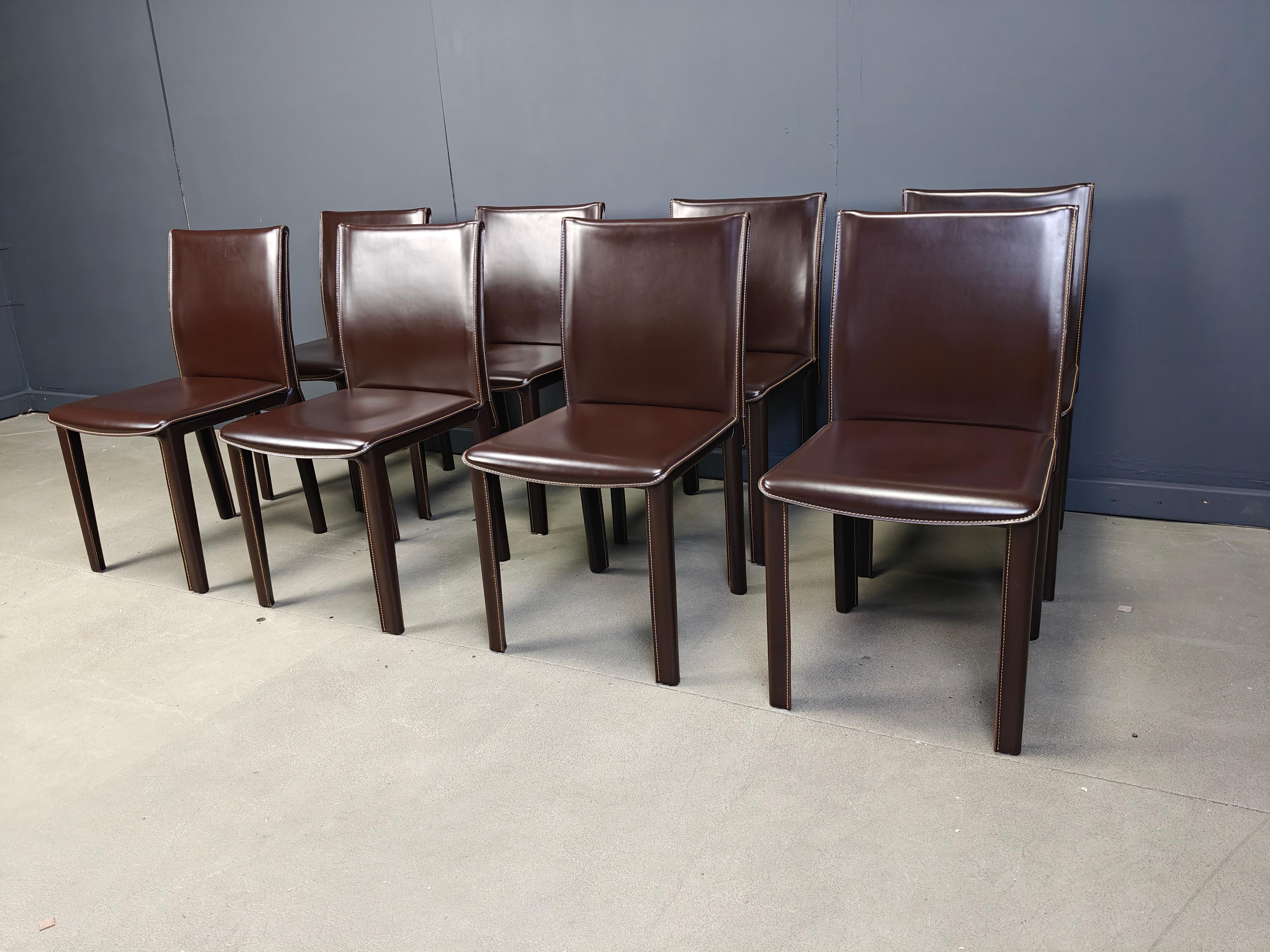 Sedie da pranzo in pelle marrone vintage di Arper italia, anni '80 - set di 8 in vendita 1