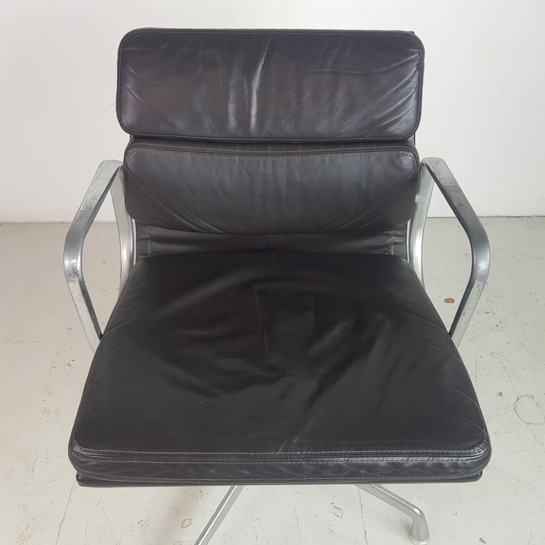 Aluminum Vintage Brown Leather Eames for Herman Miller Soft Pad Aluminium Group Chair For Sale