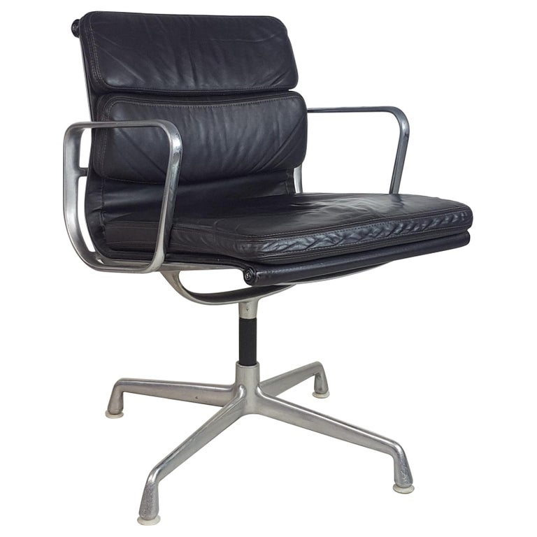 Vintage Brown Leather Eames for Herman Miller Soft Pad Aluminium Group Chair For Sale