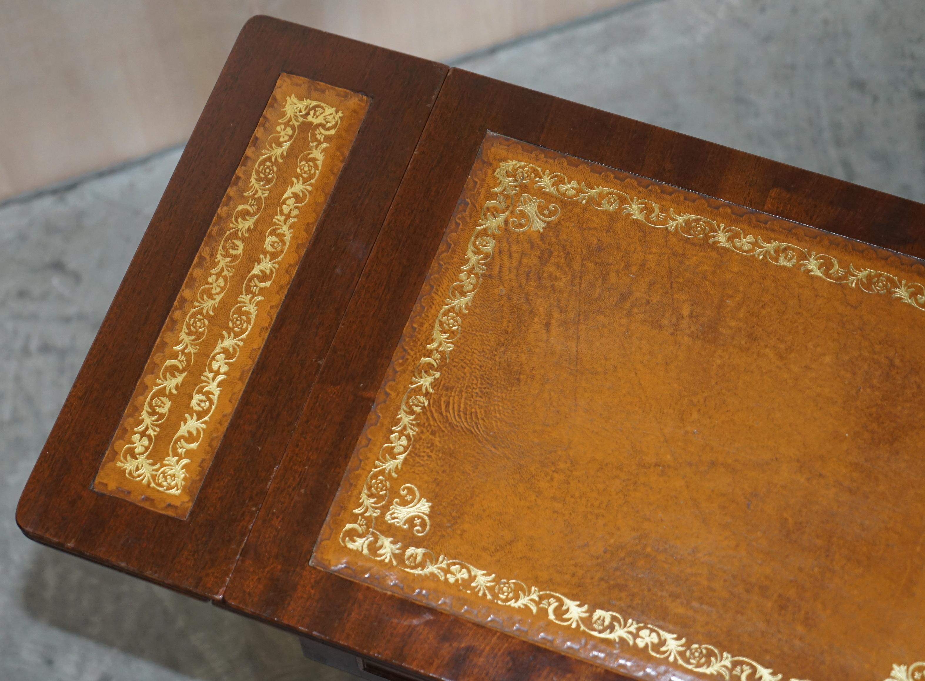 Beistelltisch aus braunem Leder mit Blattgold ausziehbarer Platte, Great Games Table im Angebot 12