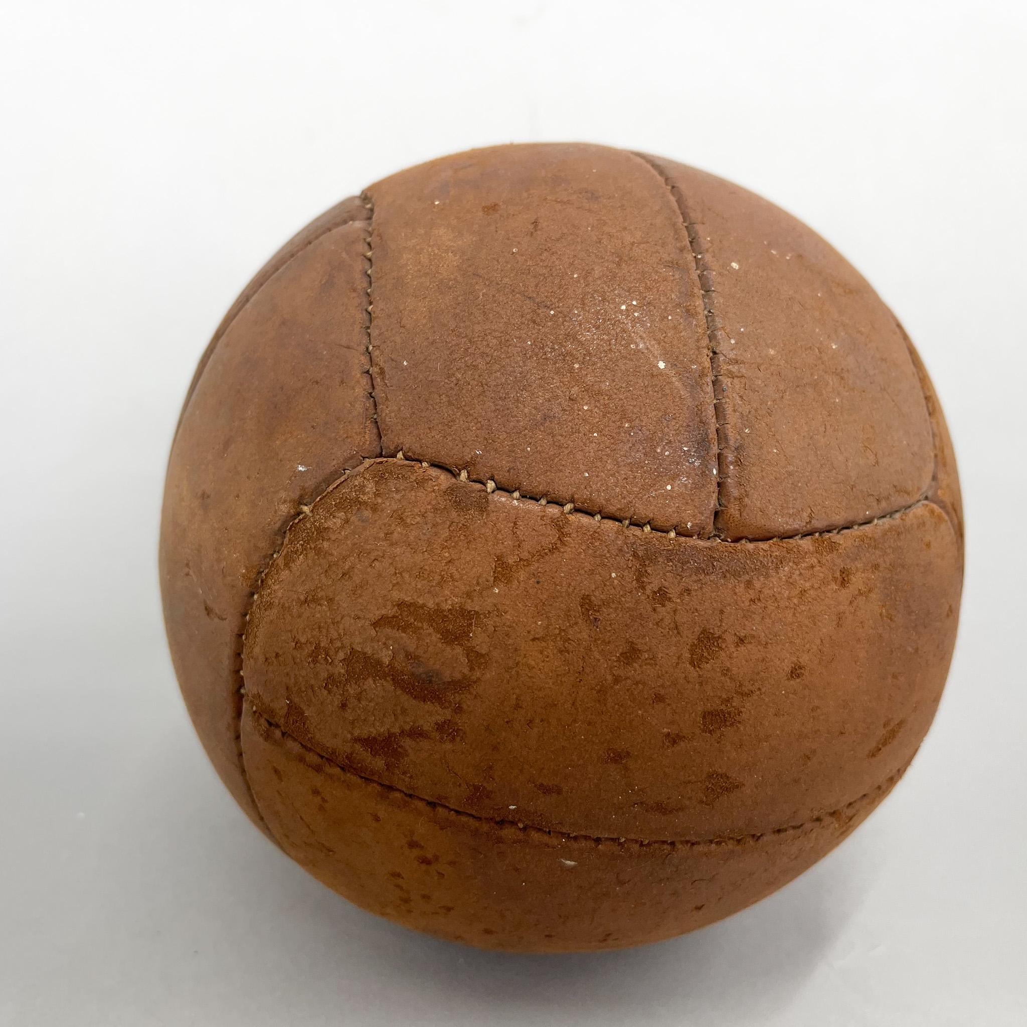 Vintage Brown Leather Medicine Ball, 1930s  In Good Condition For Sale In Praha, CZ