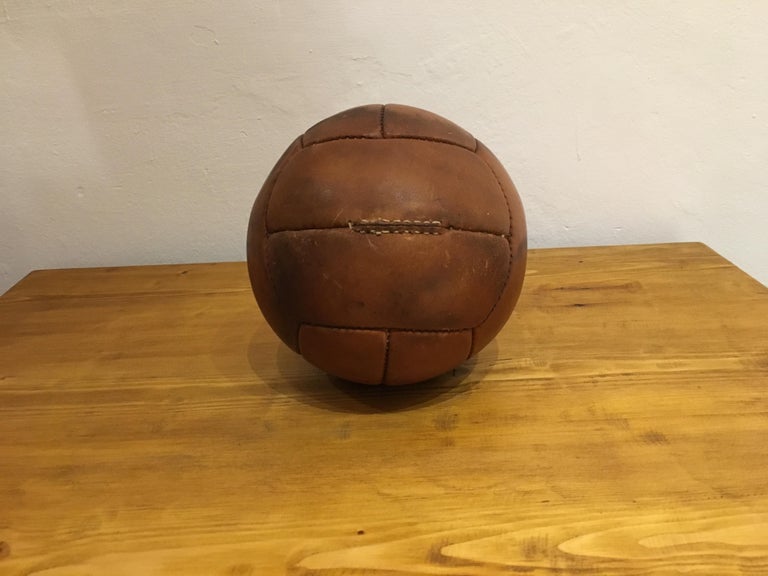 Mid-Century Modern Vintage Brown Leather Medicine Ball, 1kg, 1930s For Sale