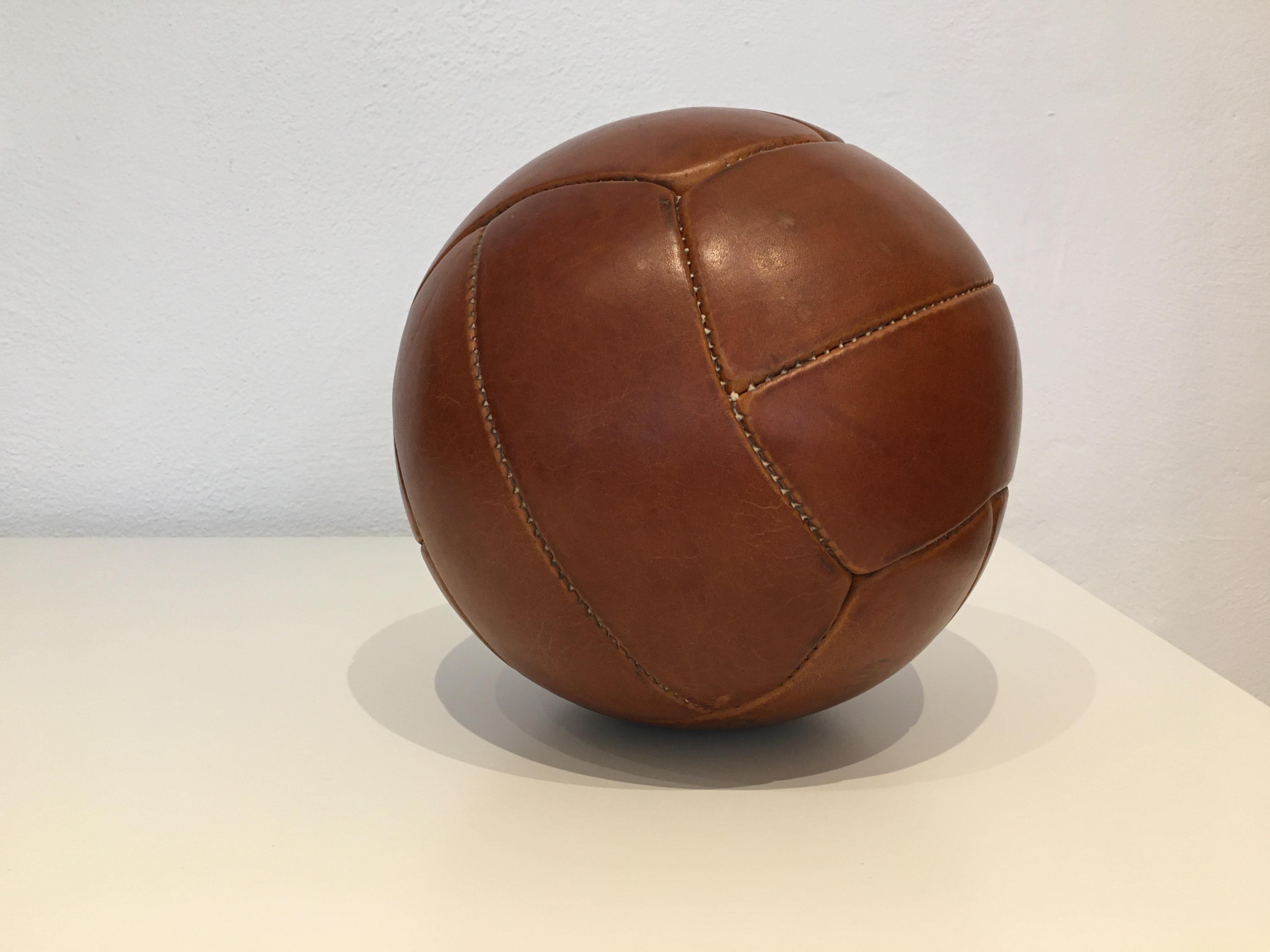 Mid-Century Modern Vintage Brown Leather Medicine Ball, 2kg, 1930s For Sale