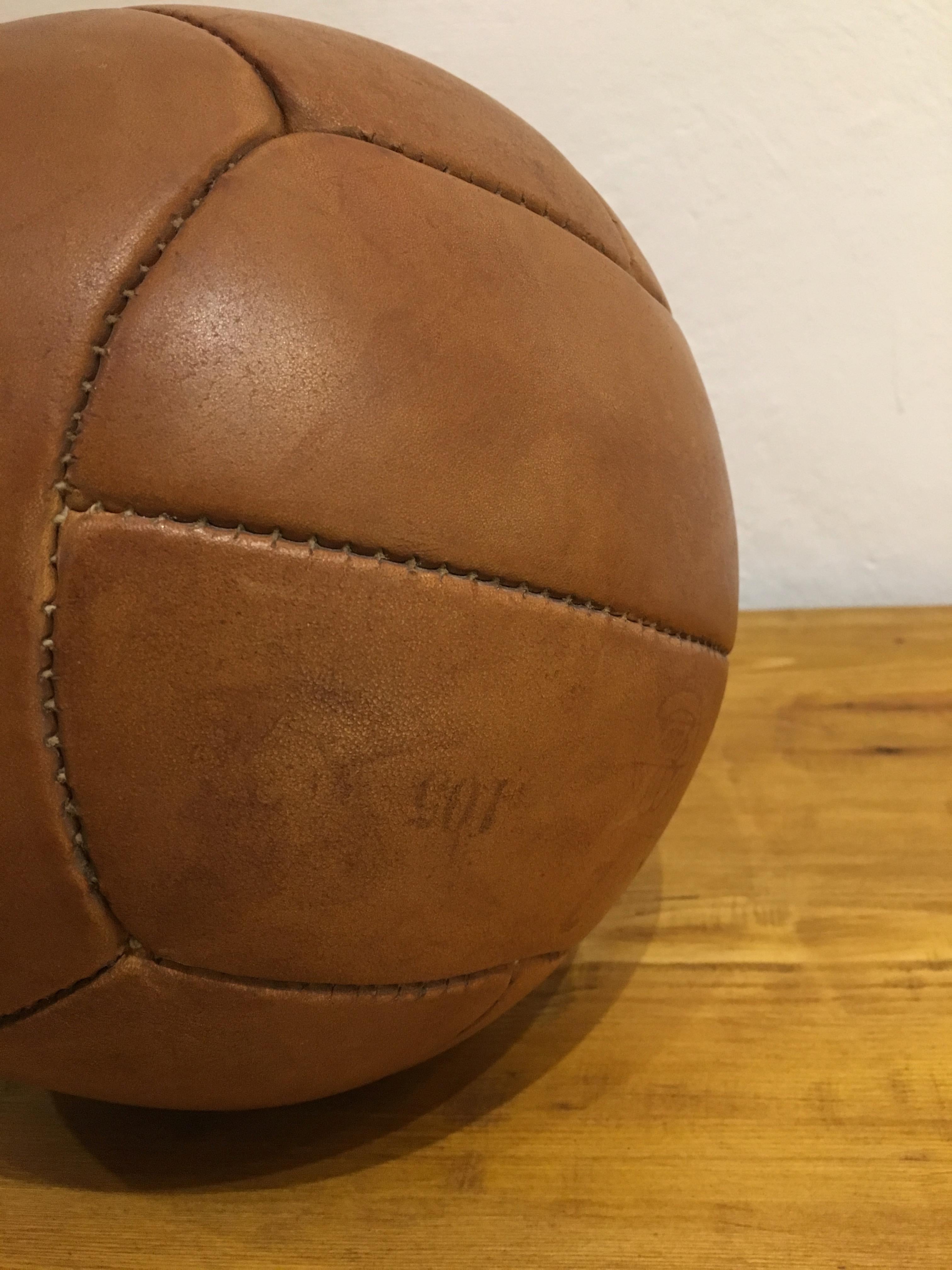 Vintage Brown Leather Medicine Ball, 2kg, 1930s 2