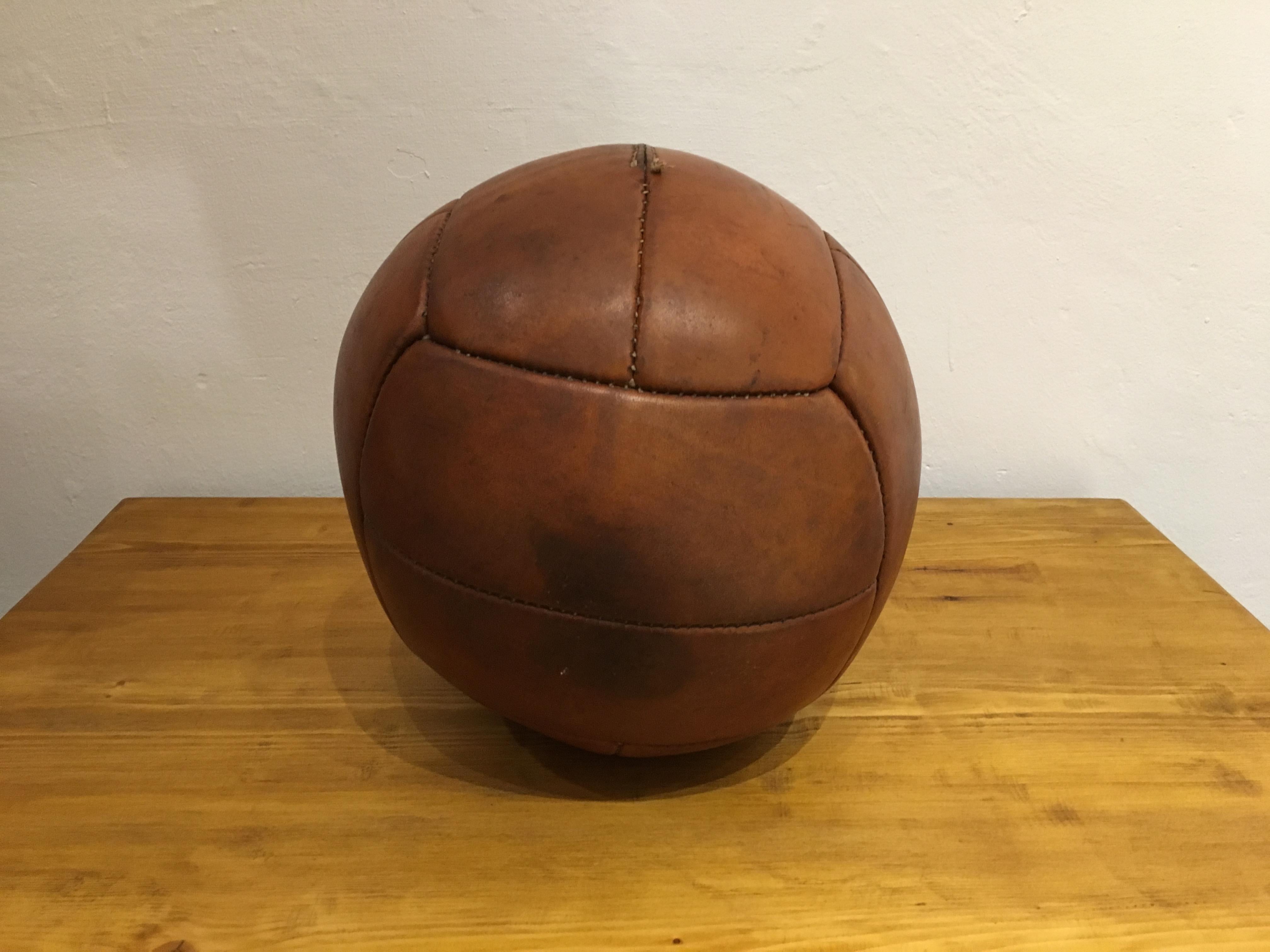 Mid-Century Modern Vintage Brown Leather Medicine Ball, 3kg, 1930s For Sale