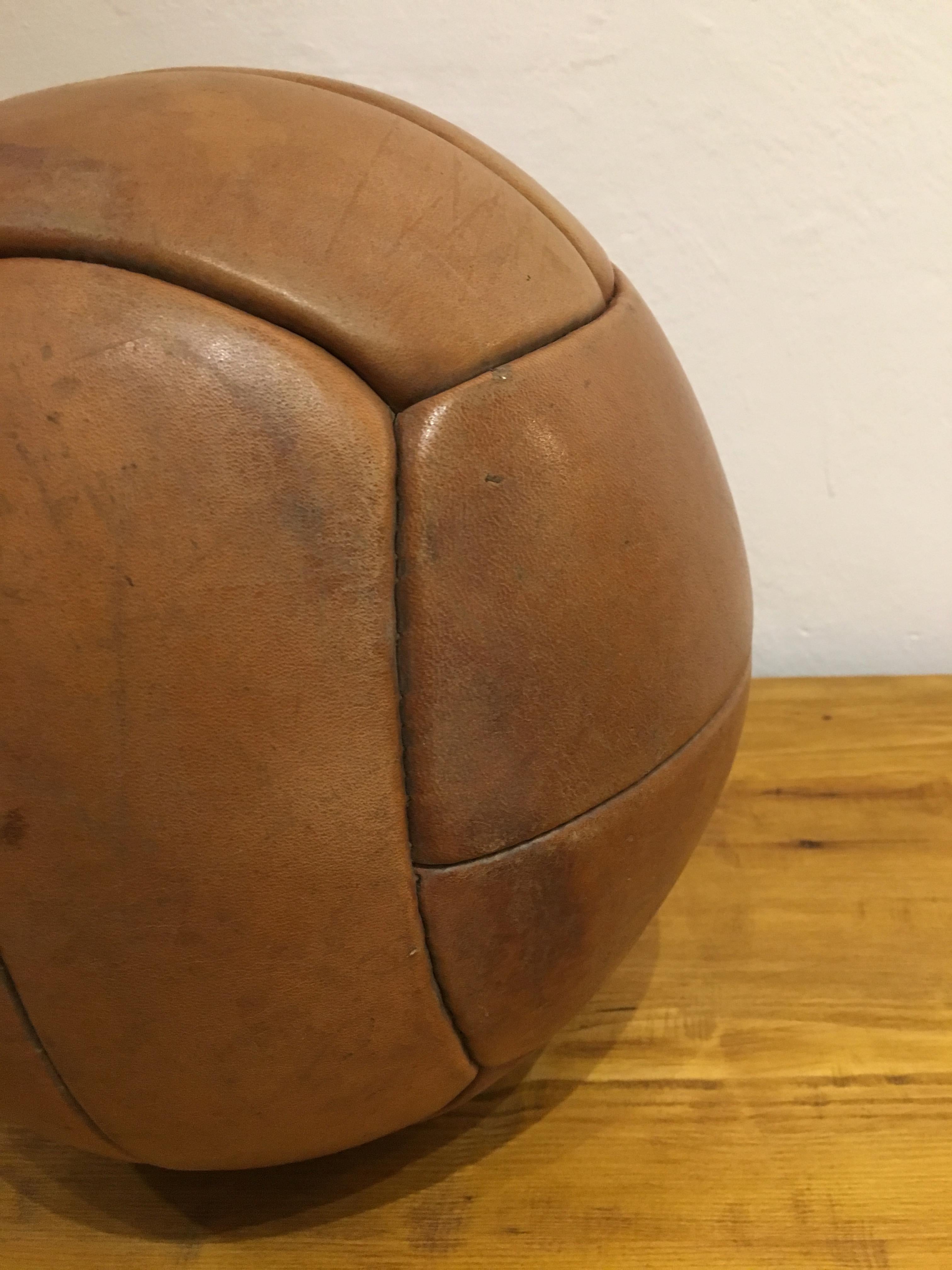 Vintage Brown Leather Medicine Ball, 3kg, 1930s For Sale 2