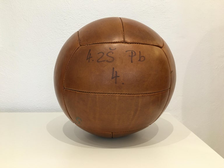 Vintage Brown Leather Medicine Ball, 5kg, 1930s For Sale 4
