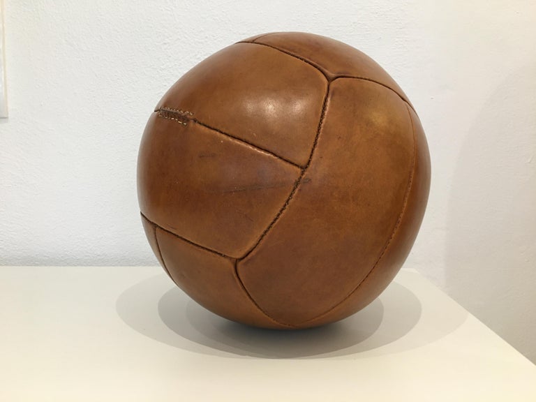 Vintage Brown Leather Medicine Ball, 5kg, 1930s For Sale 1