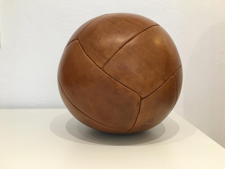 Vintage Brown Leather Medicine Ball, 5kg, 1930s For Sale 2
