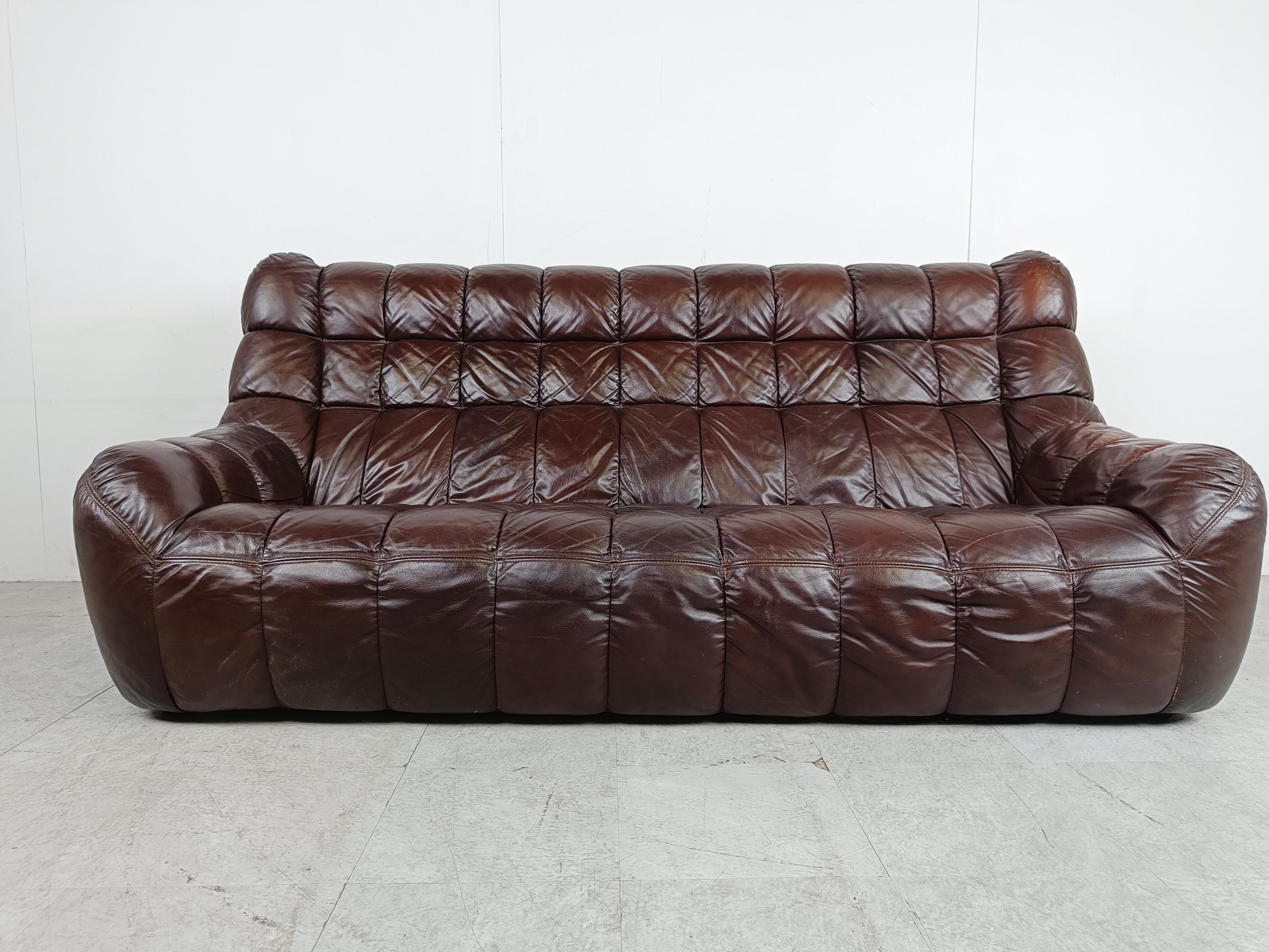 Vintage brown leather sofa, 1970s  In Good Condition In HEVERLEE, BE