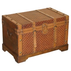 Table de stockage ViNTAGE BROWN LEATHER TRunk COFFEE COCKTAIL TABLE OTTOMAN LOVELY PATiNA