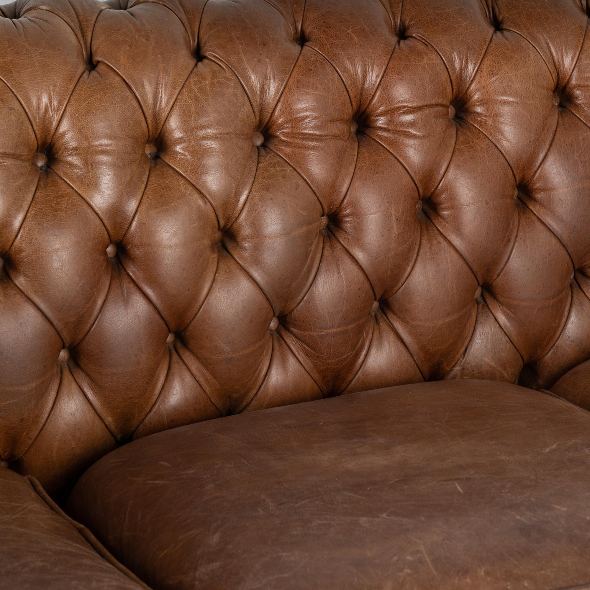 Vintage Brown Leather Three Seat Chesterfield Sofa, Denmark circa 1960-70 For Sale 2