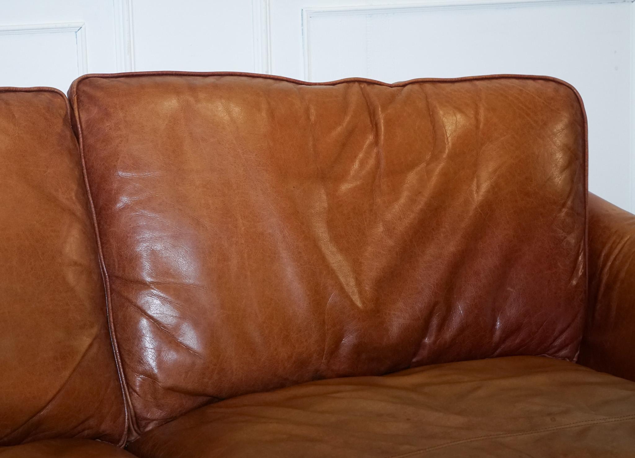 ViNTAGE BROWN LEATHER TWO SEATER PARKER KNOLL SOFA In Good Condition In Pulborough, GB
