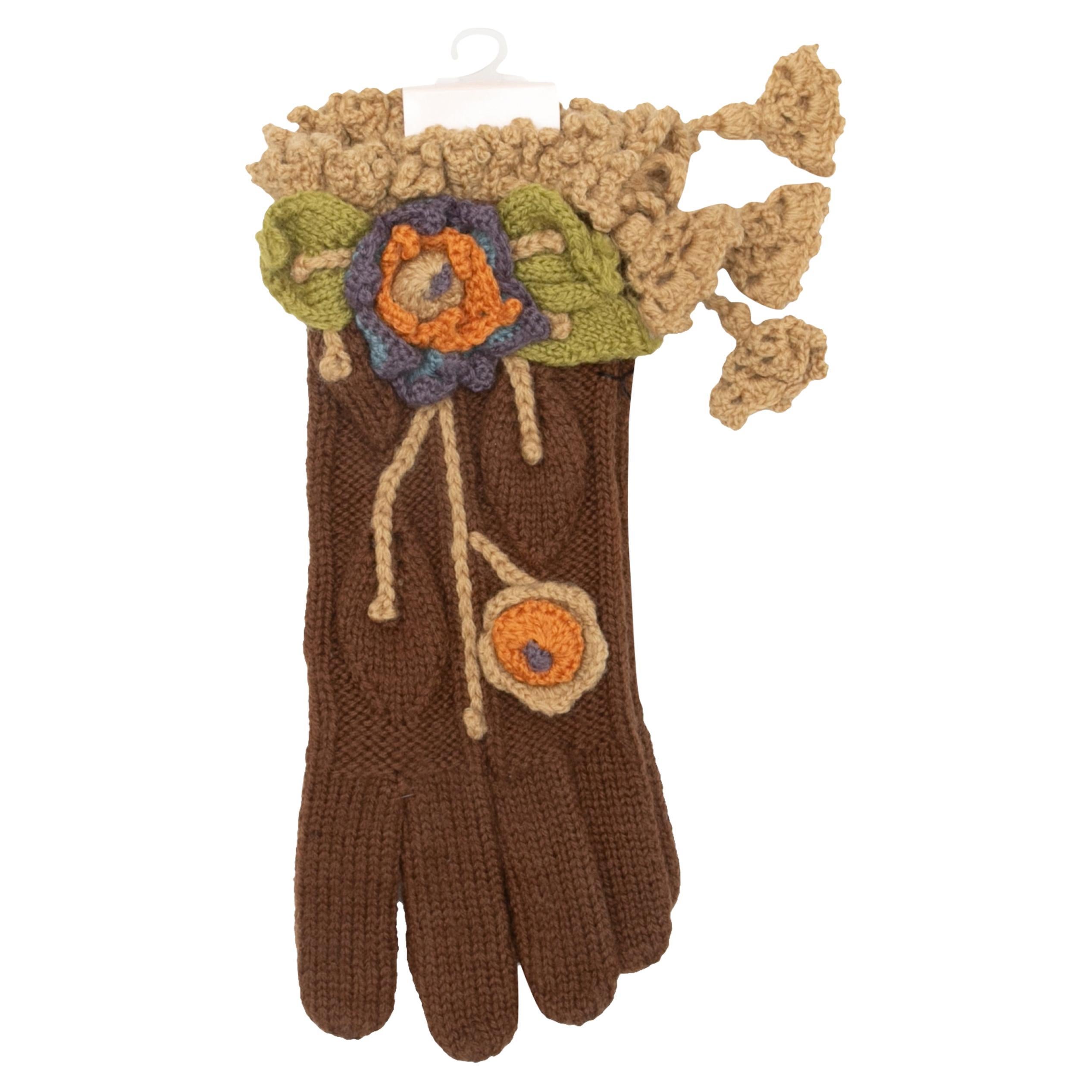 Vintage Brown & Multicolor Vivienne Westwood Fall/Winter 1994 Gloves Size US S/M For Sale