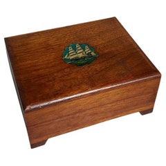 Caja de madera de velero náutico marrón vintage con tapa abatible
