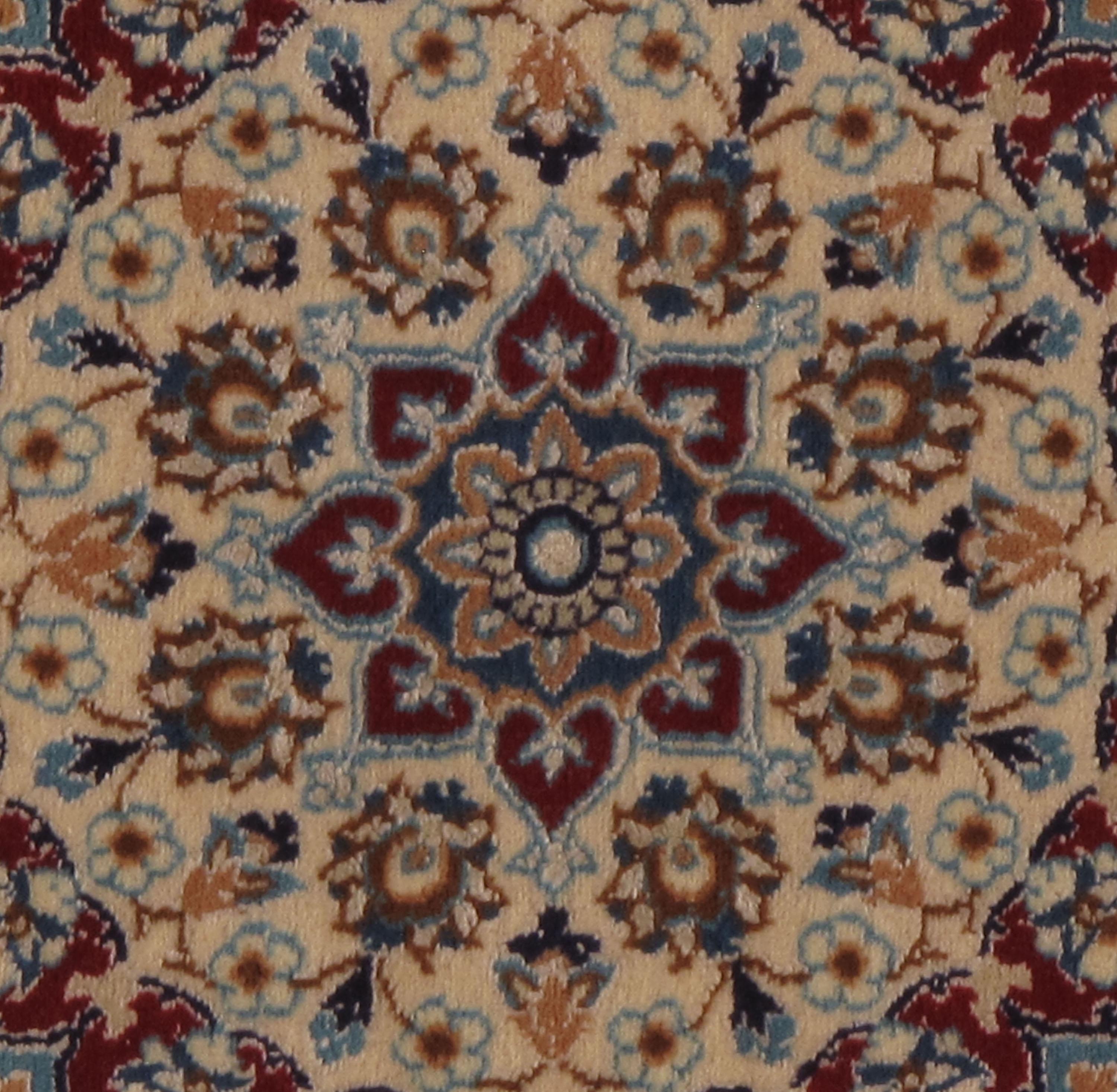 Vintage Brown Persisch Wolle & Seide Nain Teppich 4' x 6' im Zustand „Hervorragend“ im Angebot in New York, NY