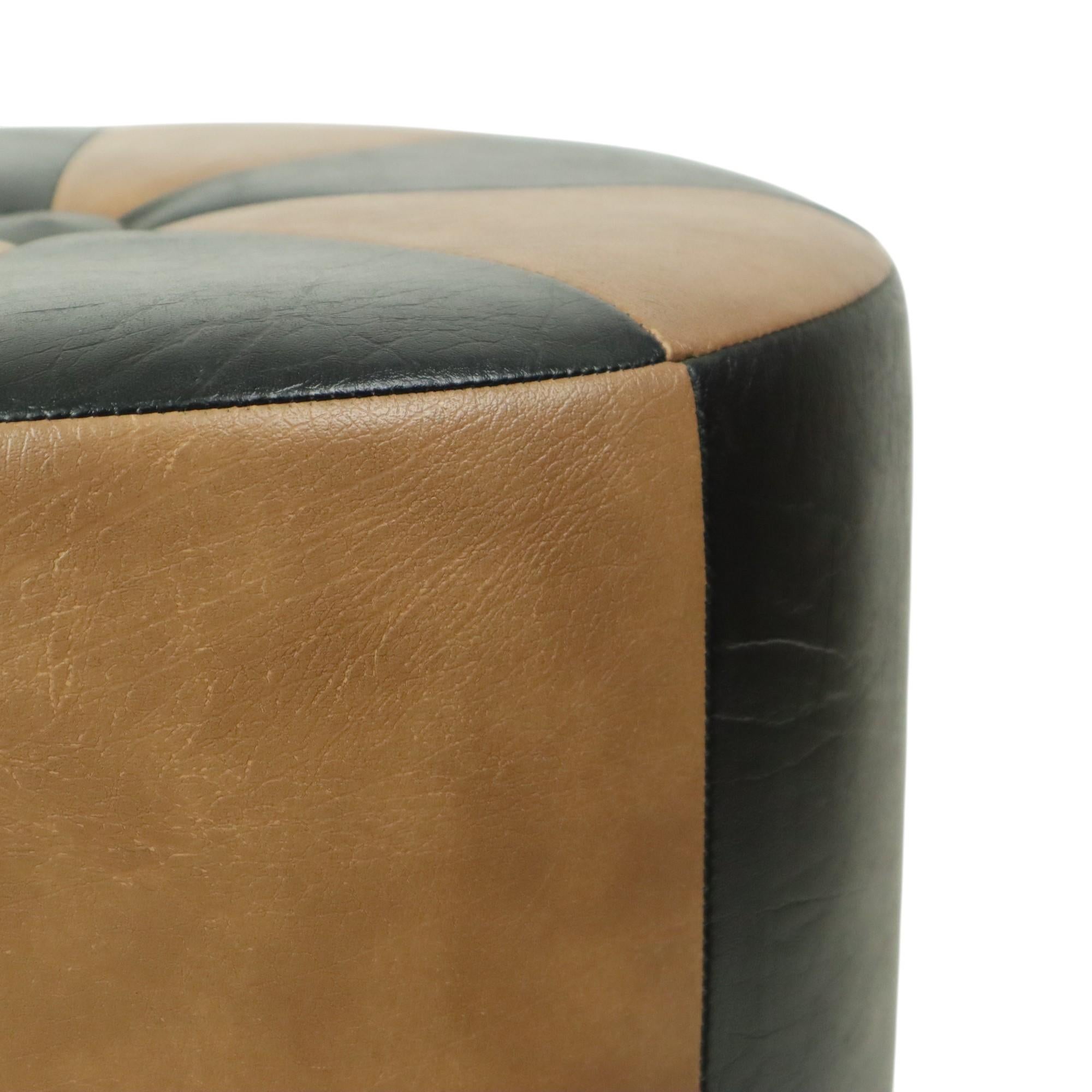Vintage Braun Pouf Zweifarbig Skai Kunstleder Sechziger Jahre im Angebot 4
