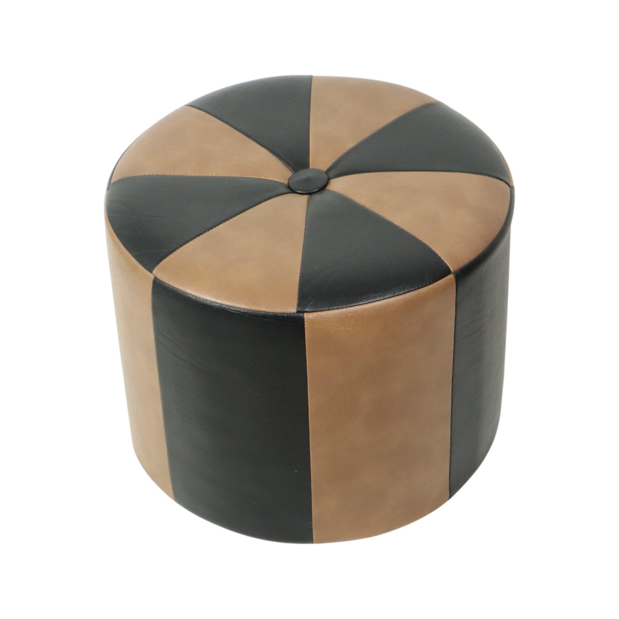 Vintage Braun Pouf Zweifarbig Skai Kunstleder Sechziger Jahre (Patchwork) im Angebot