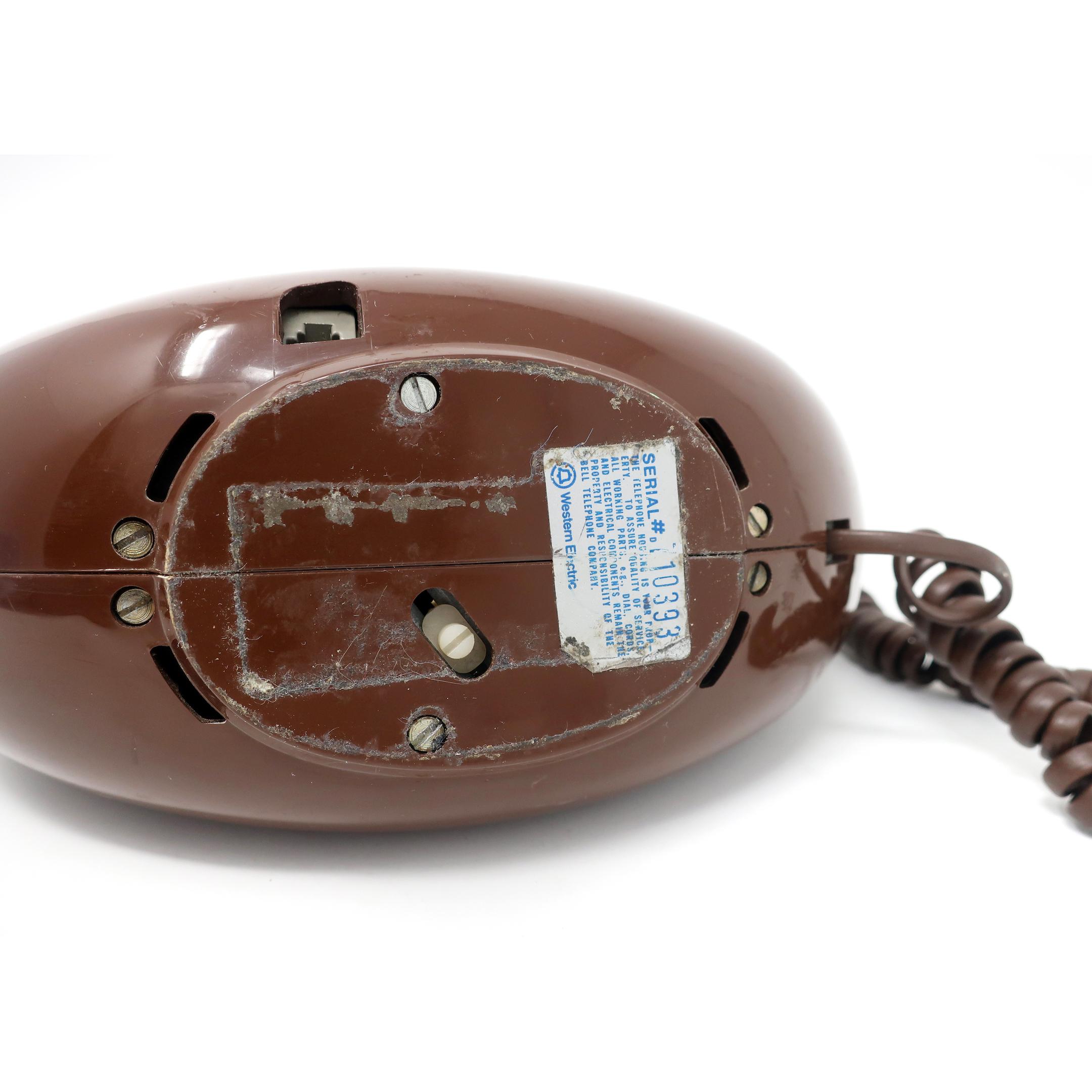 Vintage Brown Sculptura Donut Telephone In Good Condition In Brooklyn, NY
