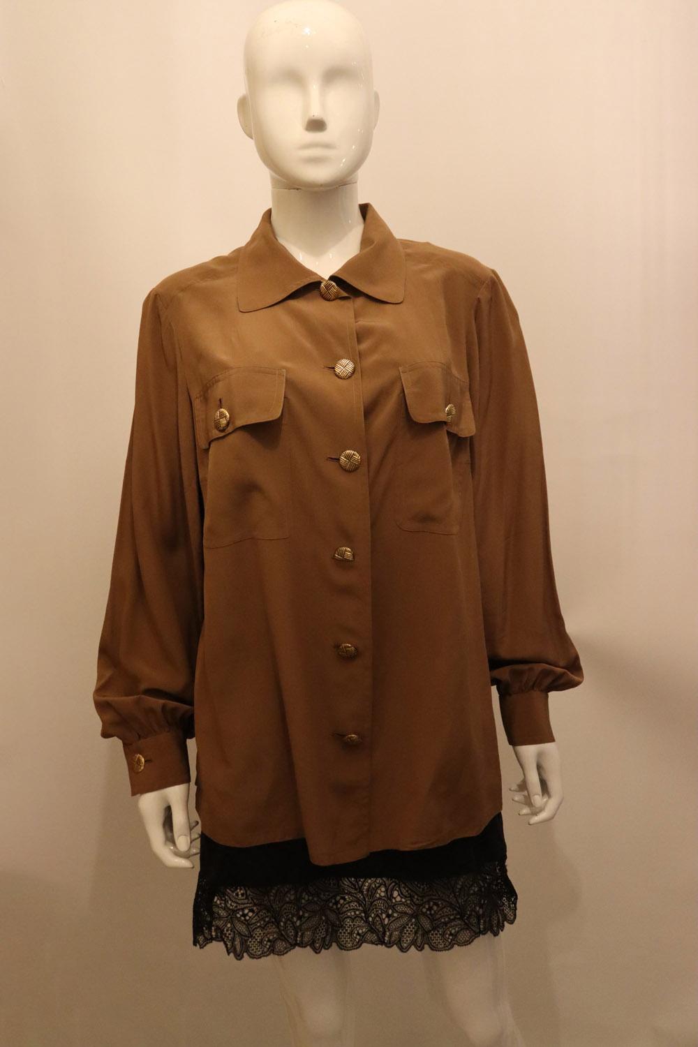 Vintage Brown Silk Blouse with Attractive Buttons In Good Condition For Sale In London, GB