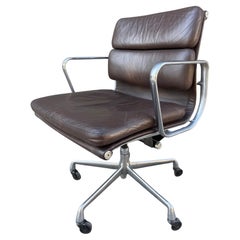 Vintage  Chaise Brown Soft Pad par Eames pour Herman Miller