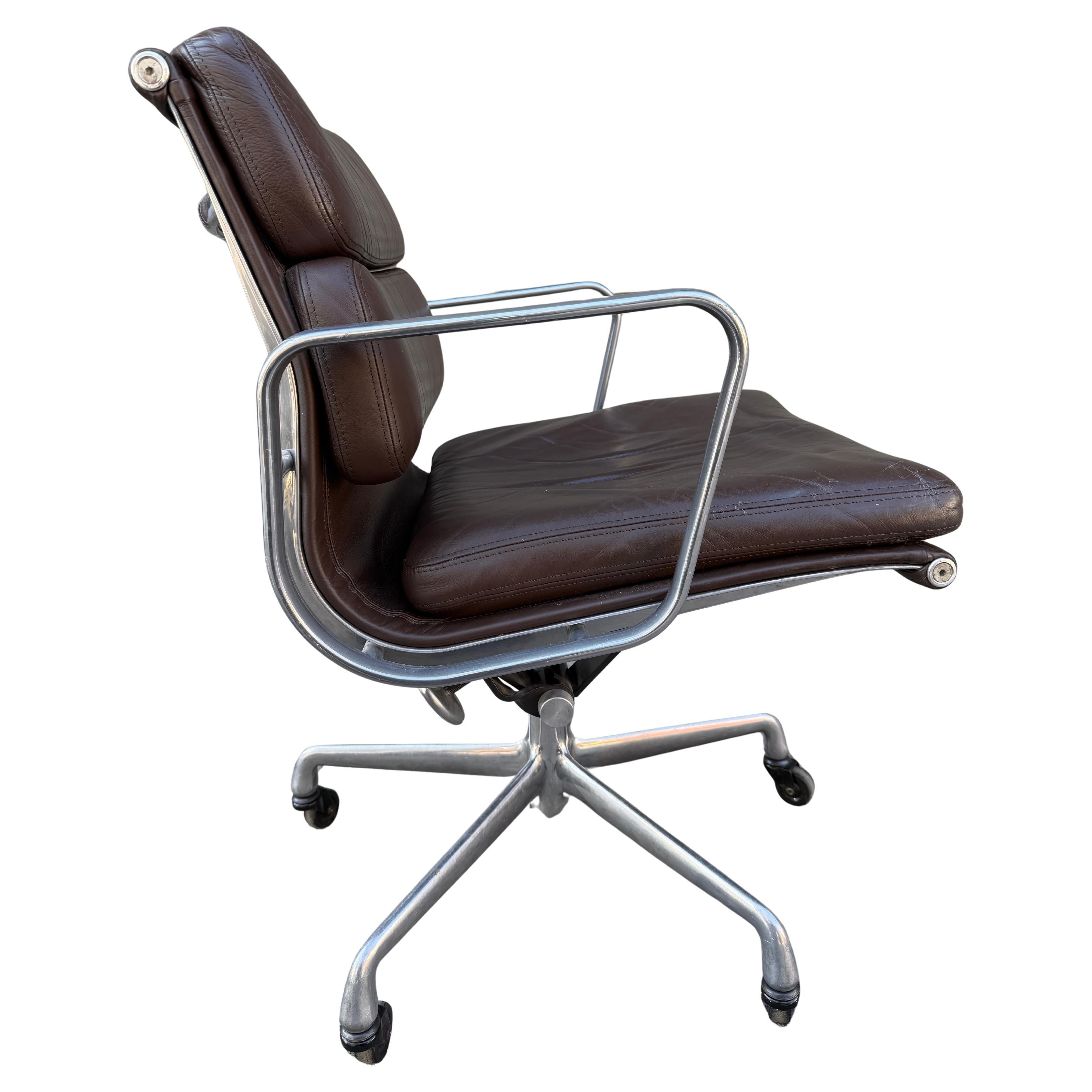 Vintage  Brown Soft Pad Chair by Eames for Herman Miller In Good Condition In BROOKLYN, NY
