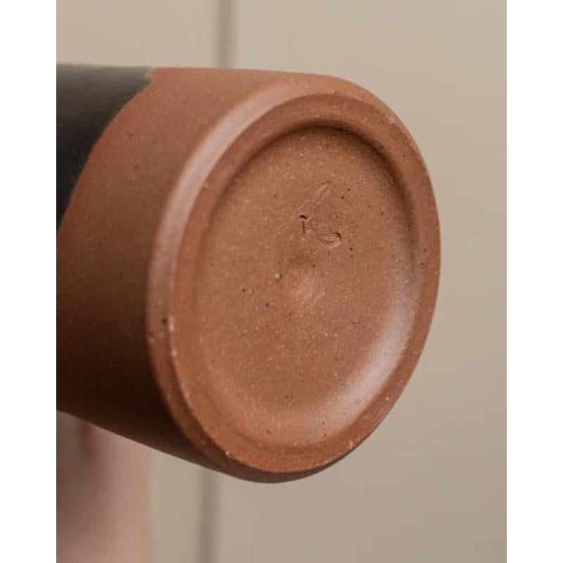 Braune Steingutkaraffe und -tasse von Tristan Drechsler, MCM 1970er im Angebot 6