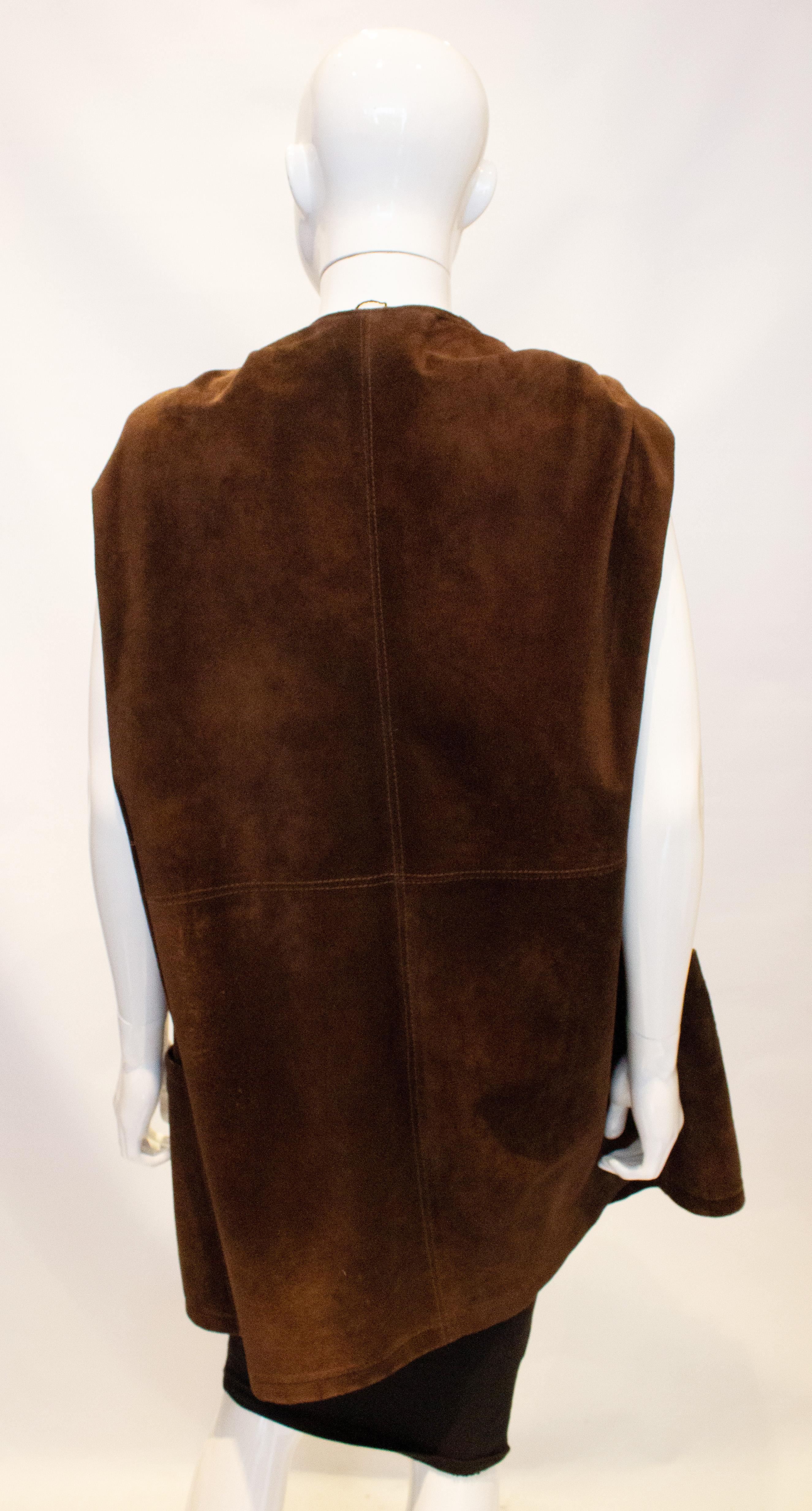 Manteau vintage en daim marron à la taille en vente 2